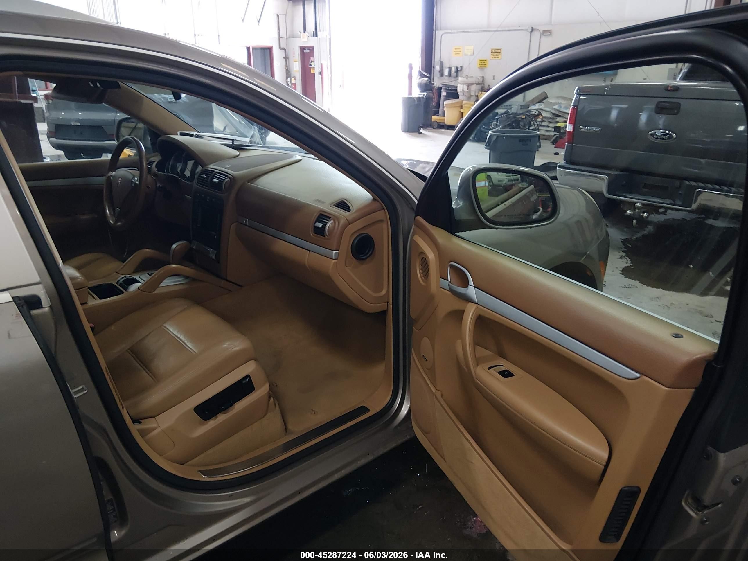 2005 Porsche Cayenne S Brown vin: WP1AB29P85LA65466