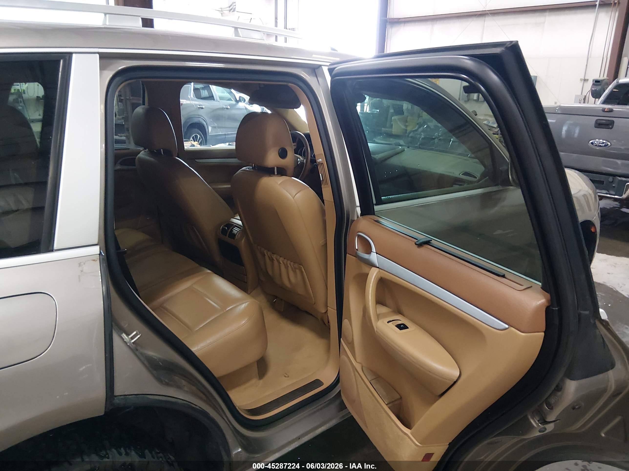2005 Porsche Cayenne S Brown vin: WP1AB29P85LA65466