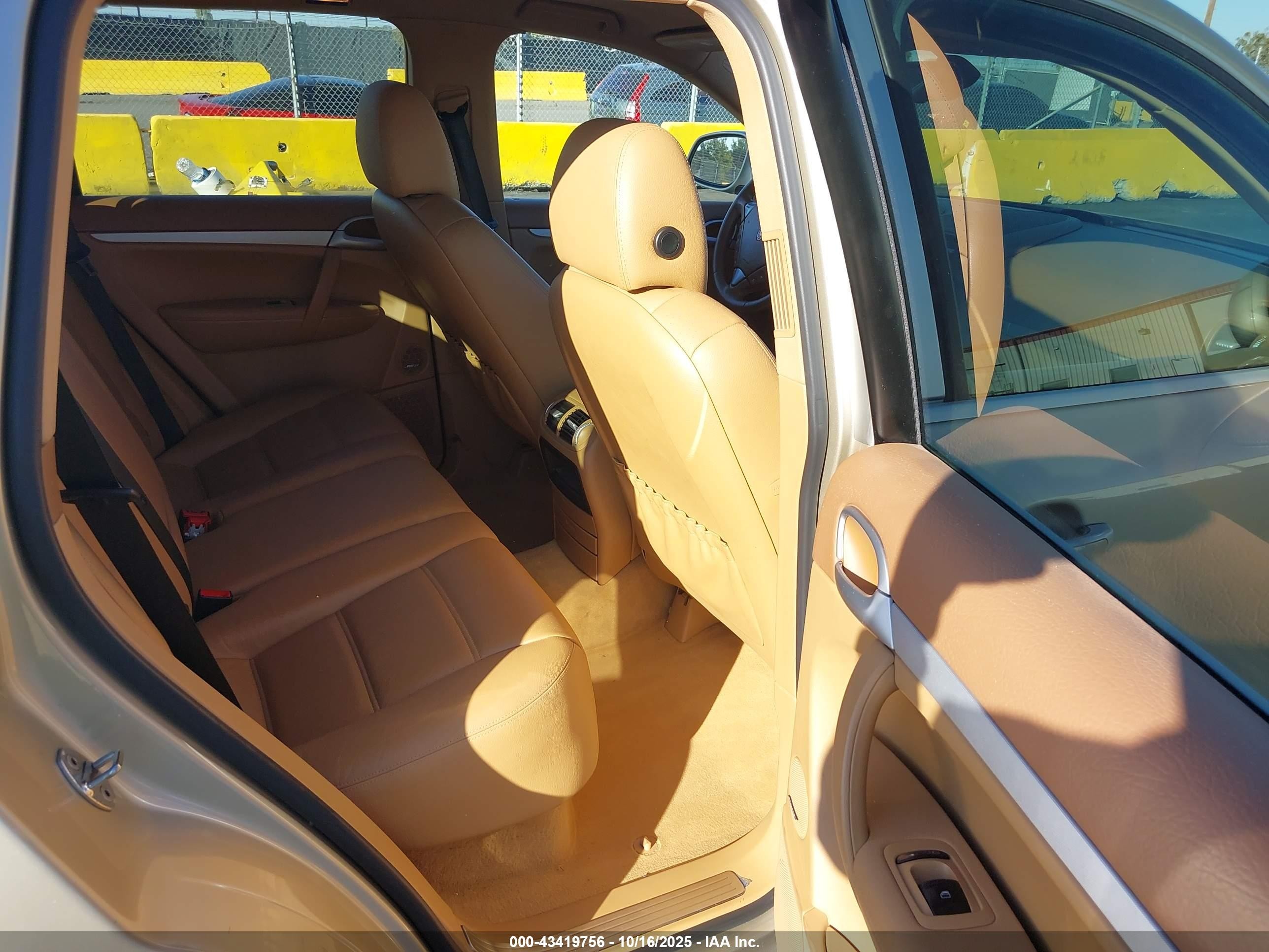 2006 Porsche Cayenne S/s Titanium Edition Gold vin: WP1AB29PX6LA60013