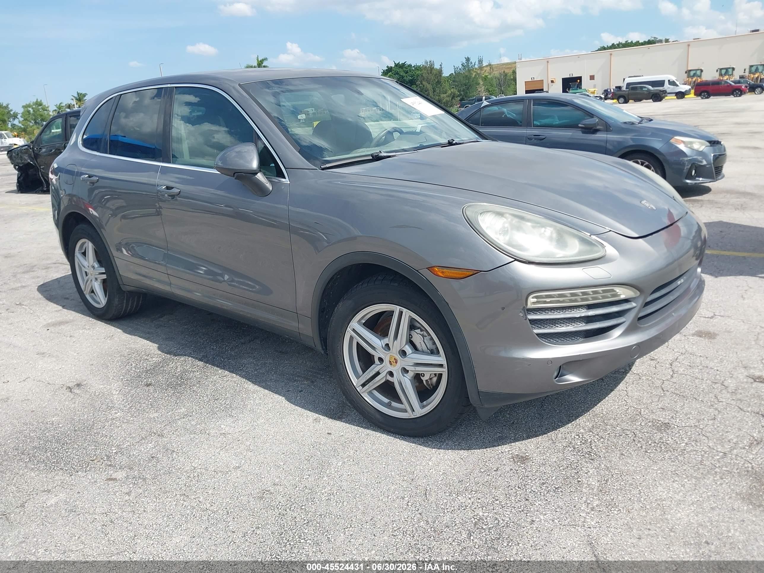 2011 Porsche Cayenne S Gray vin: WP1AB2A20BLA42999