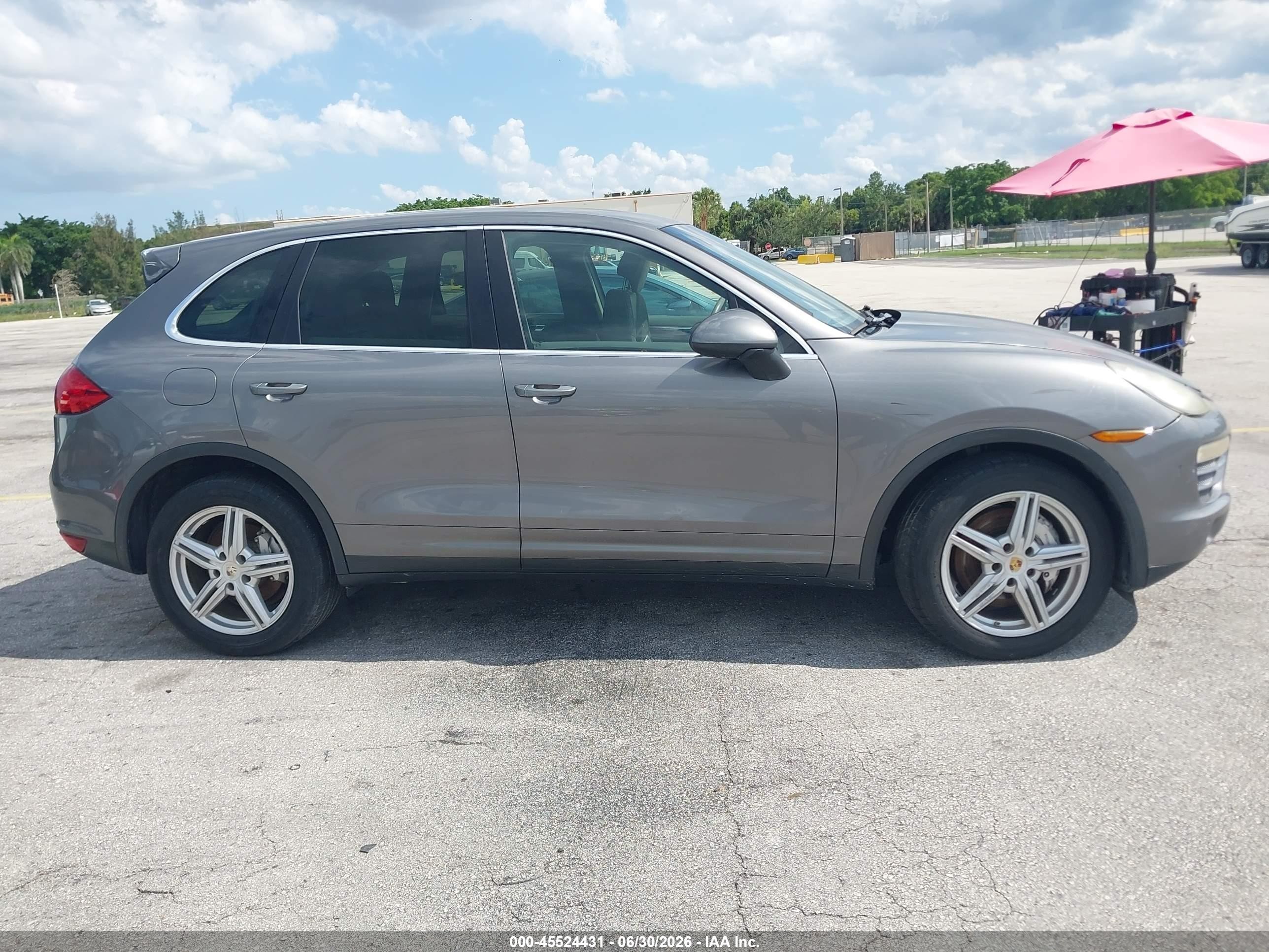 2011 Porsche Cayenne S Gray vin: WP1AB2A20BLA42999