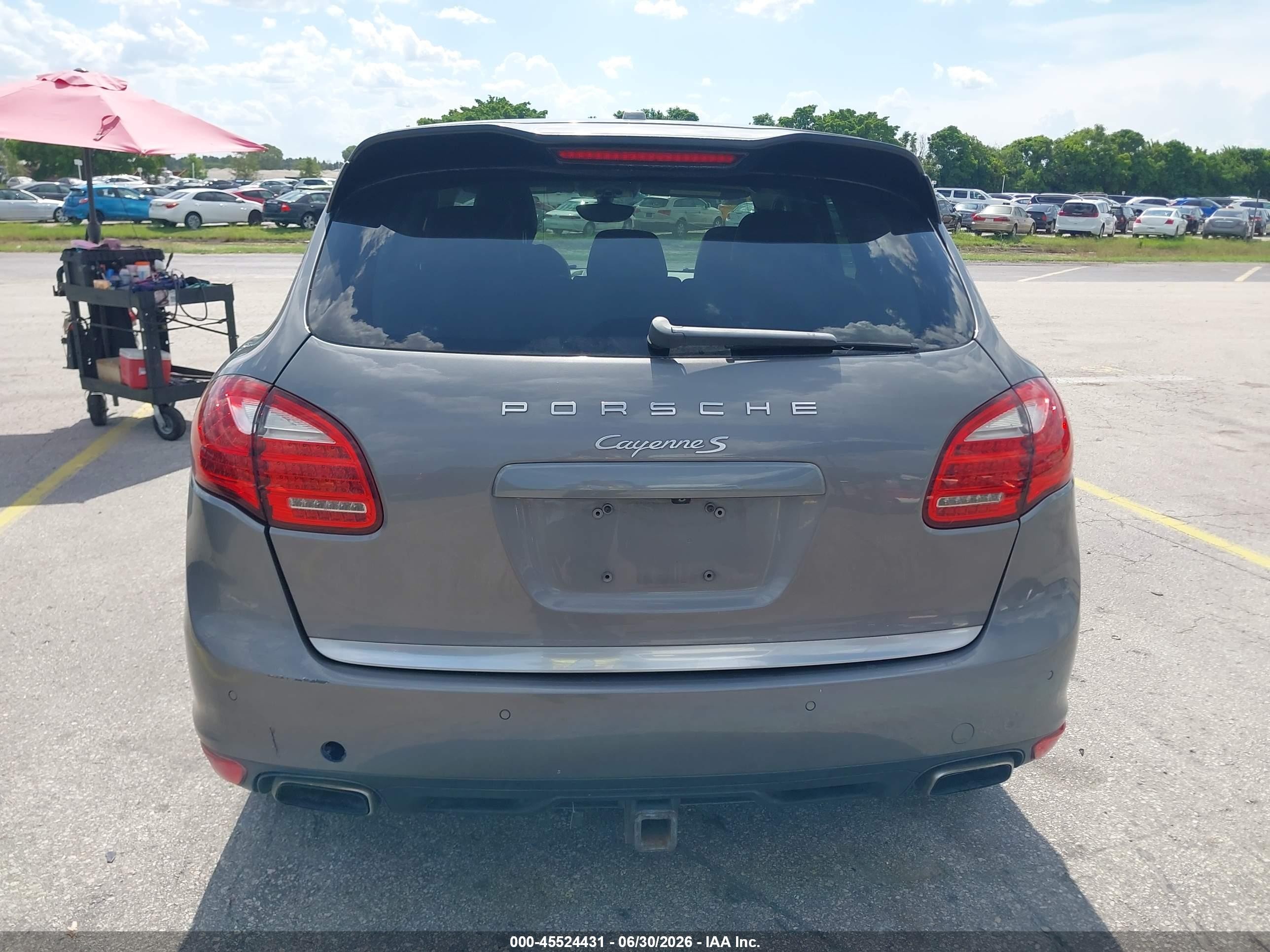 2011 Porsche Cayenne S Gray vin: WP1AB2A20BLA42999