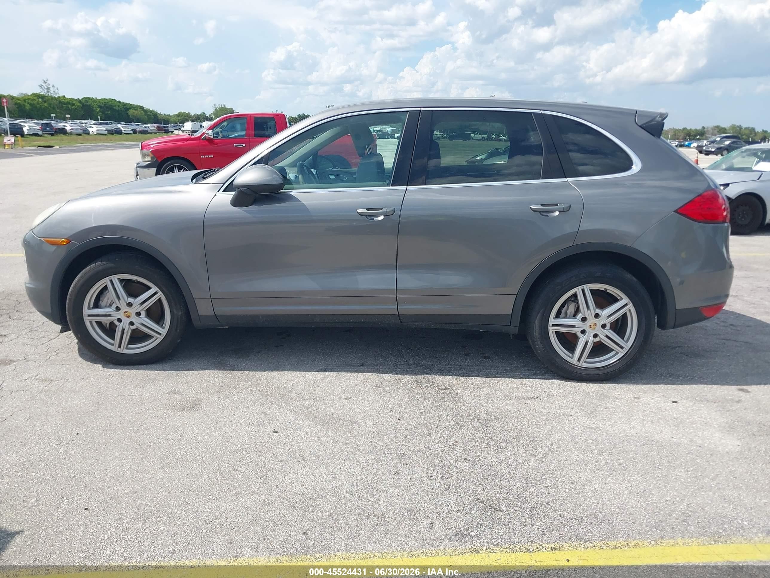 2011 Porsche Cayenne S Gray vin: WP1AB2A20BLA42999