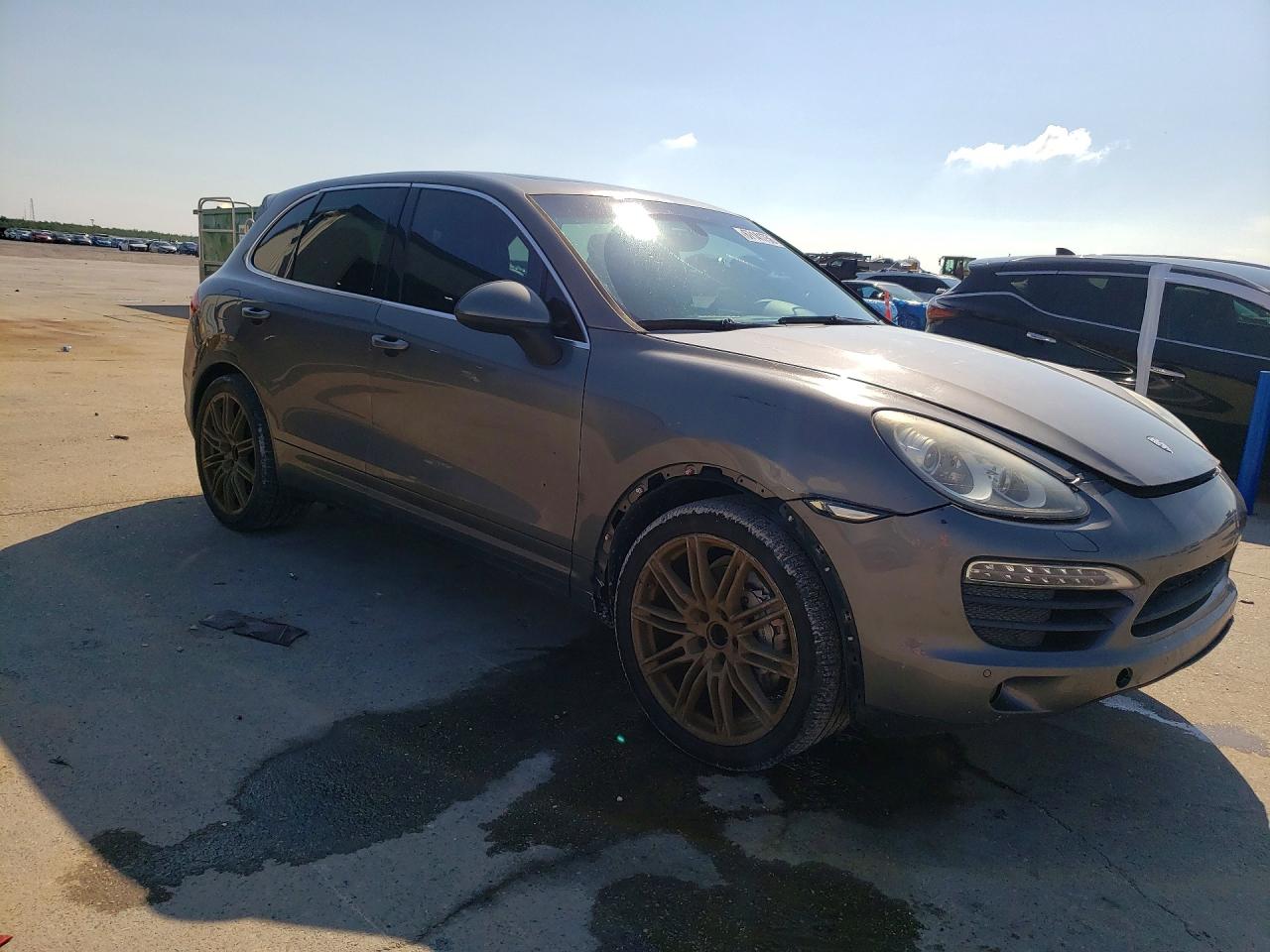 2012 Porsche Cayenne S Gray vin: WP1AB2A21CLA40356