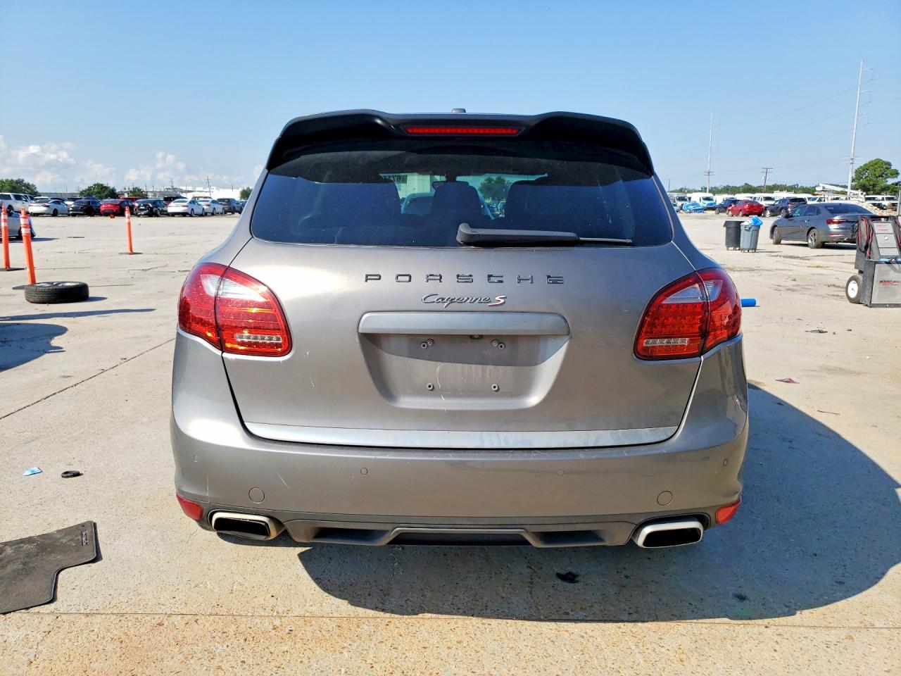 2012 Porsche Cayenne S Gray vin: WP1AB2A21CLA40356