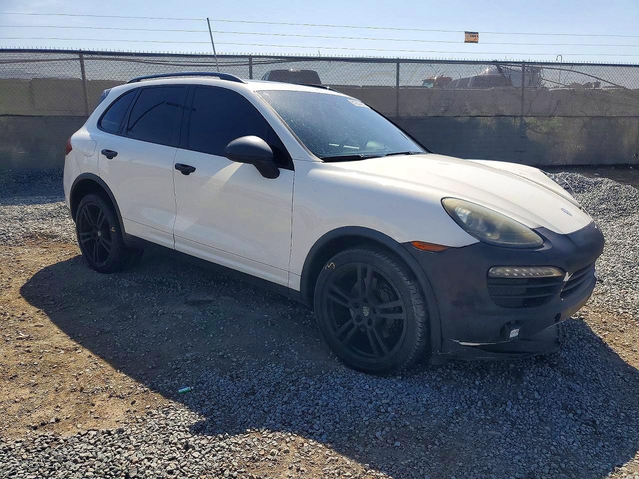 2011 Porsche Cayenne S White vin: WP1AB2A22BLA52708
