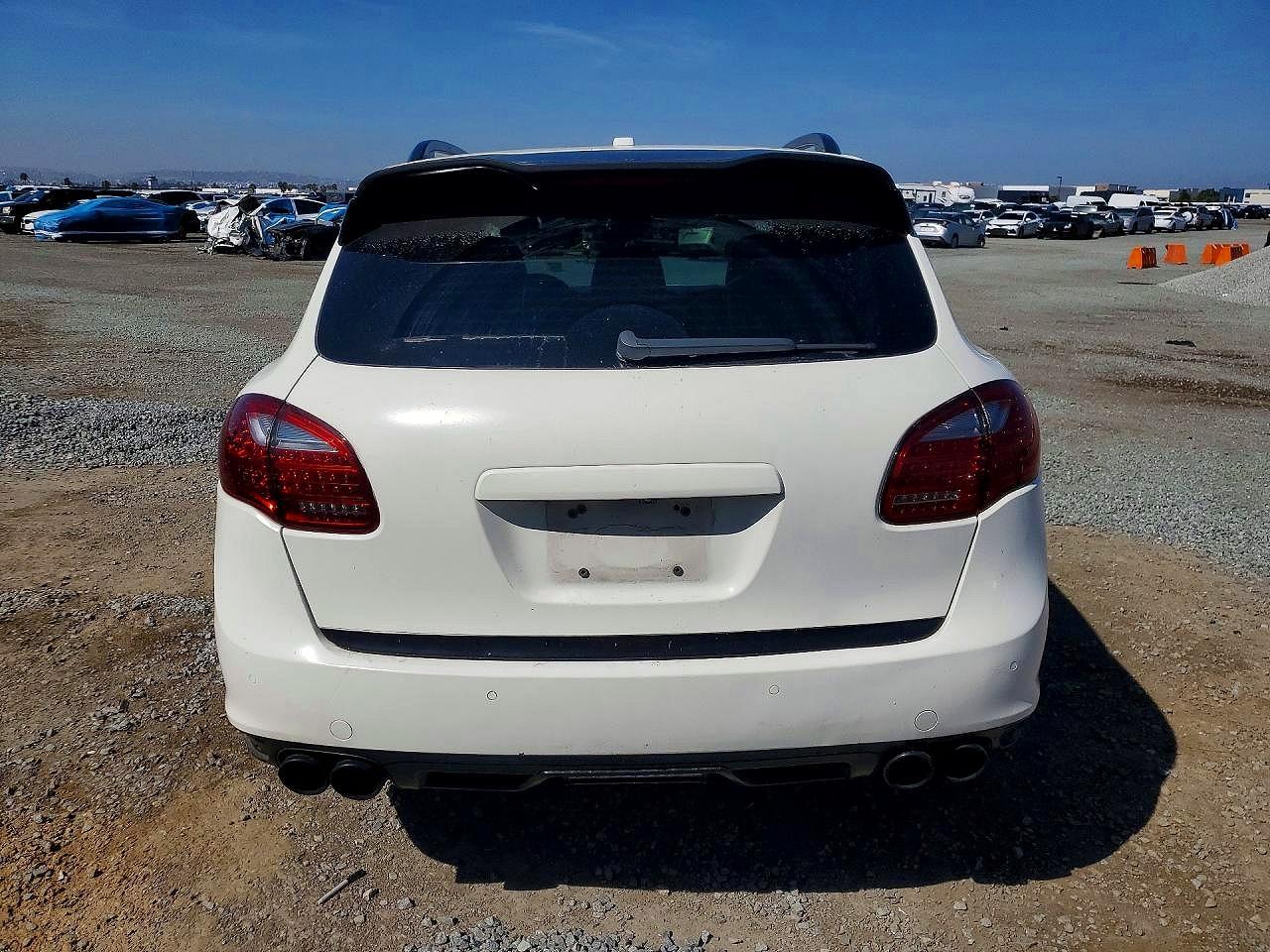 2011 Porsche Cayenne S White vin: WP1AB2A22BLA52708