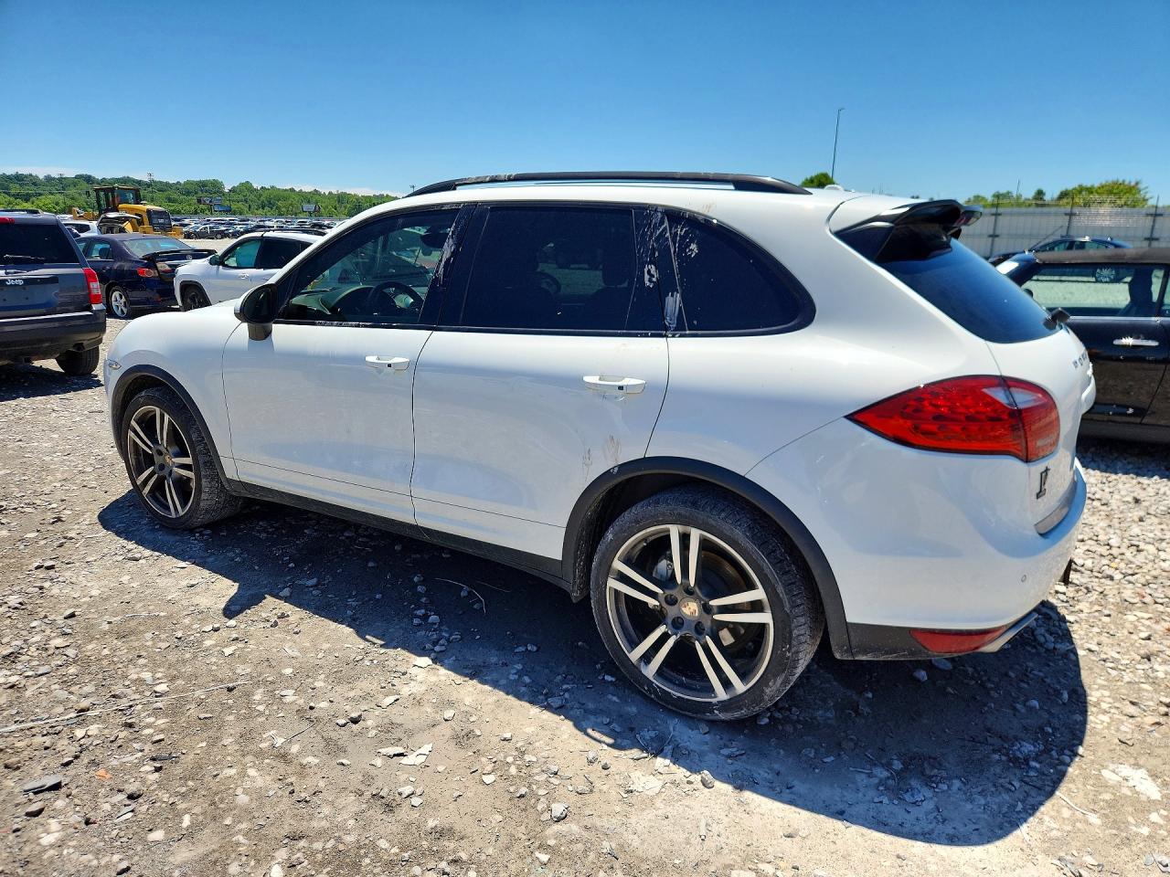 2012 Porsche Cayenne S White vin: WP1AB2A22CLA49955