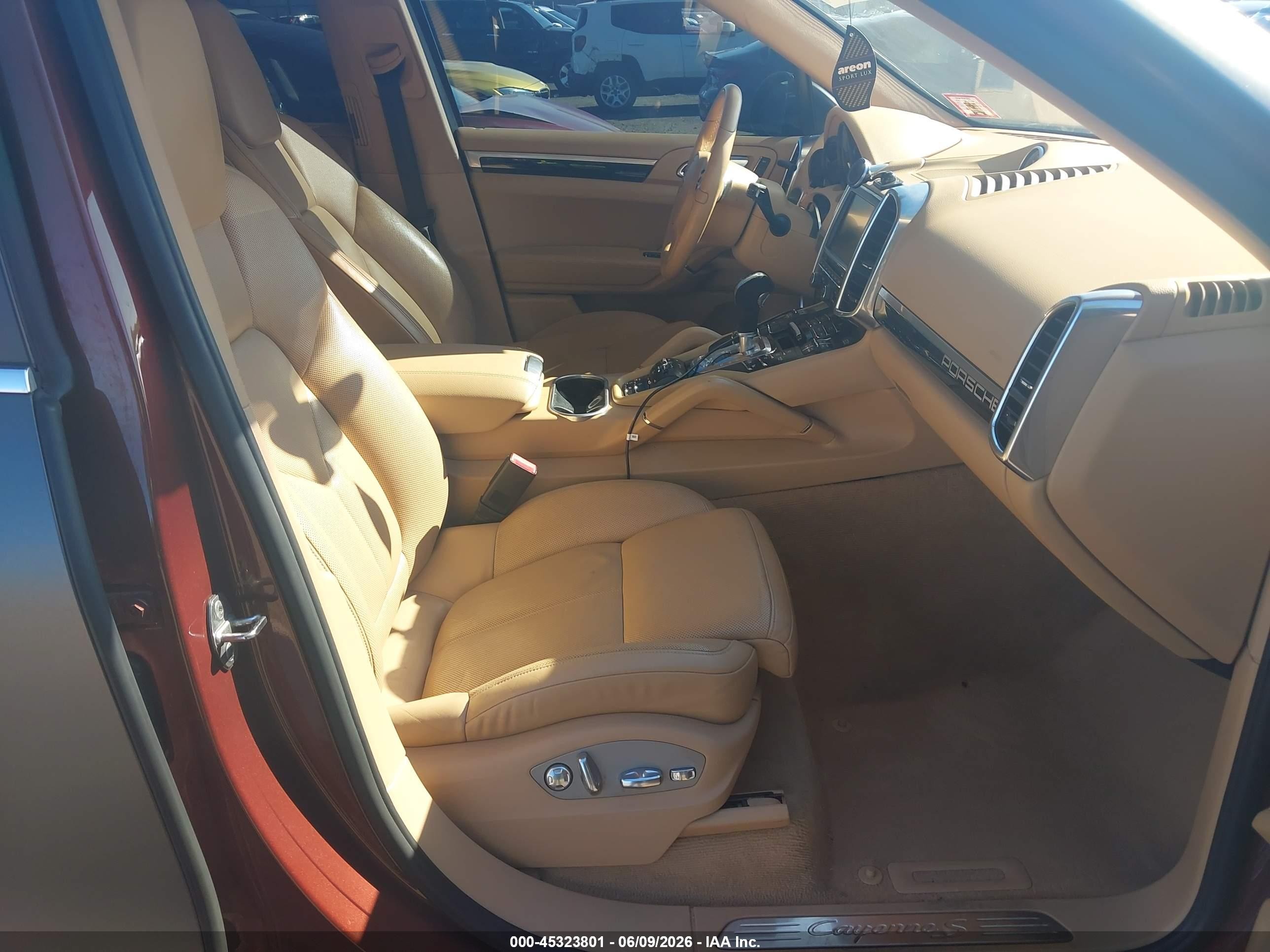 2013 Porsche Cayenne S Серый vin: WP1AB2A22DLA80513