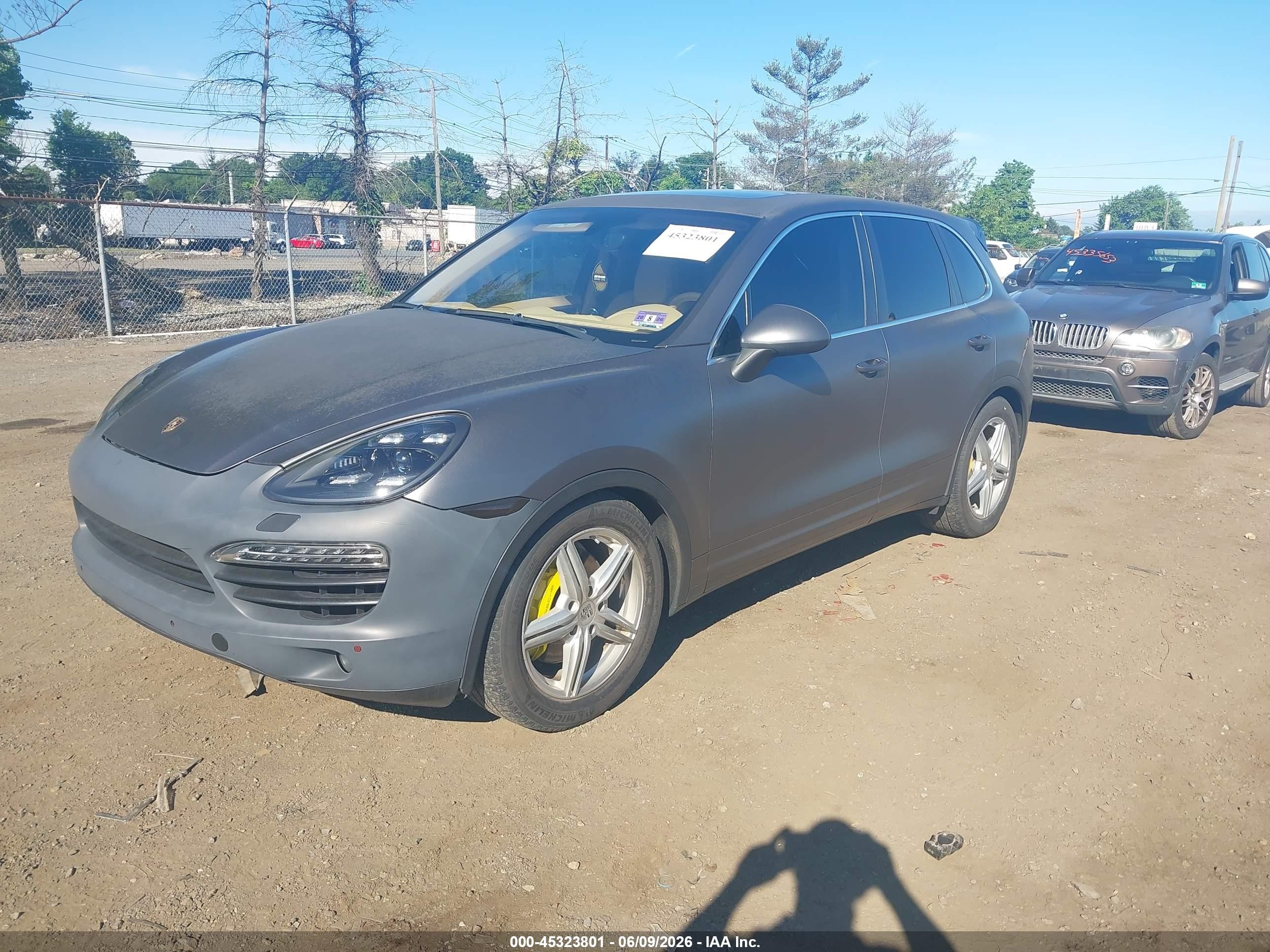 2013 Porsche Cayenne S Серый vin: WP1AB2A22DLA80513