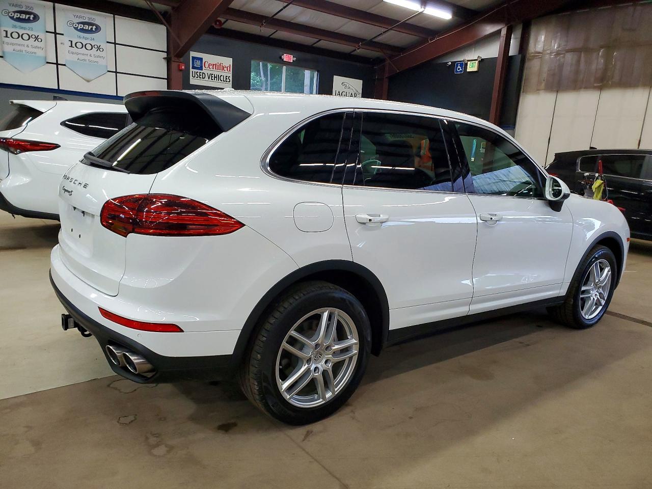 2015 Porsche Cayenne S White vin: WP1AB2A22FLA57445