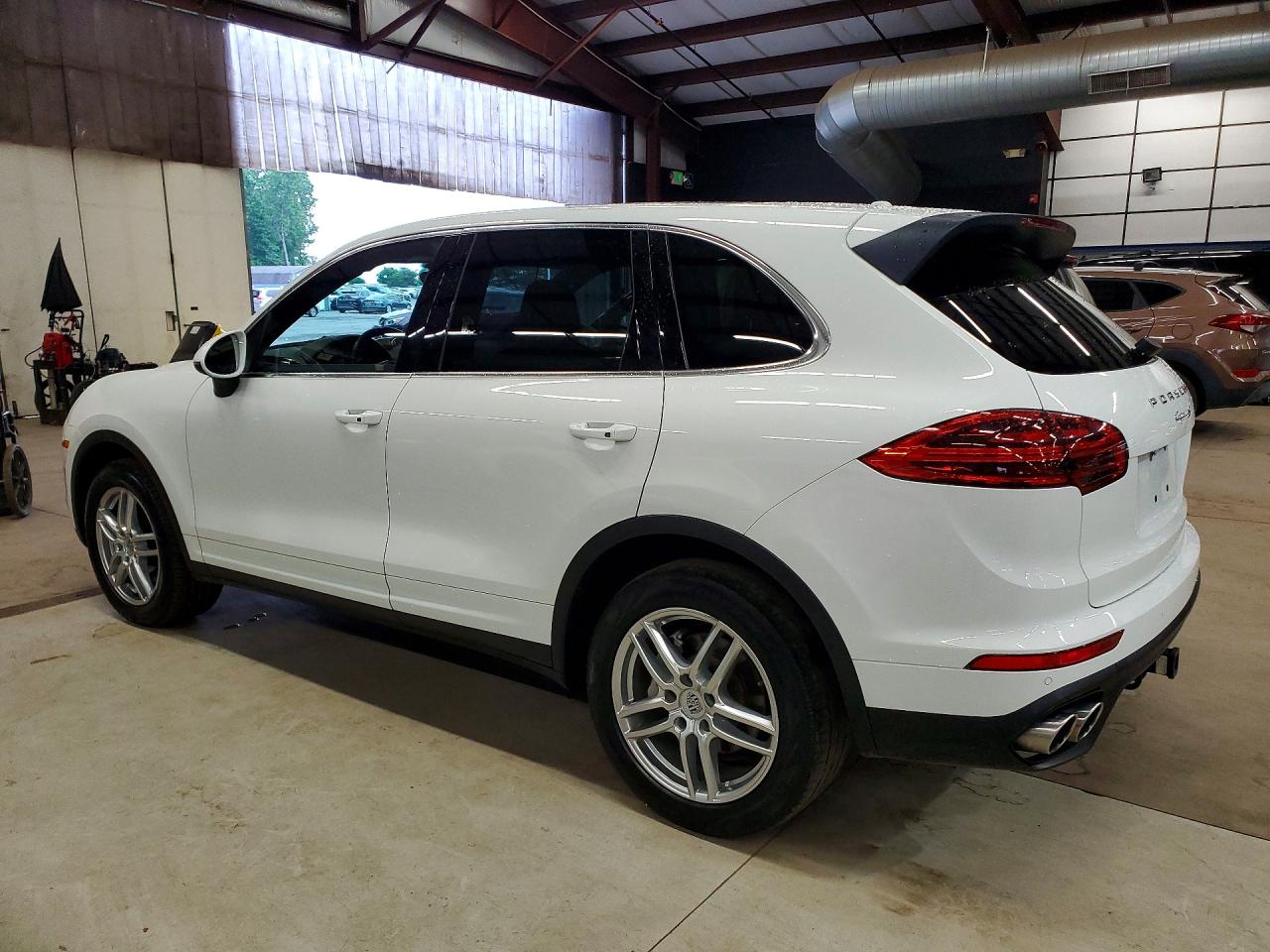 2015 Porsche Cayenne S White vin: WP1AB2A22FLA57445