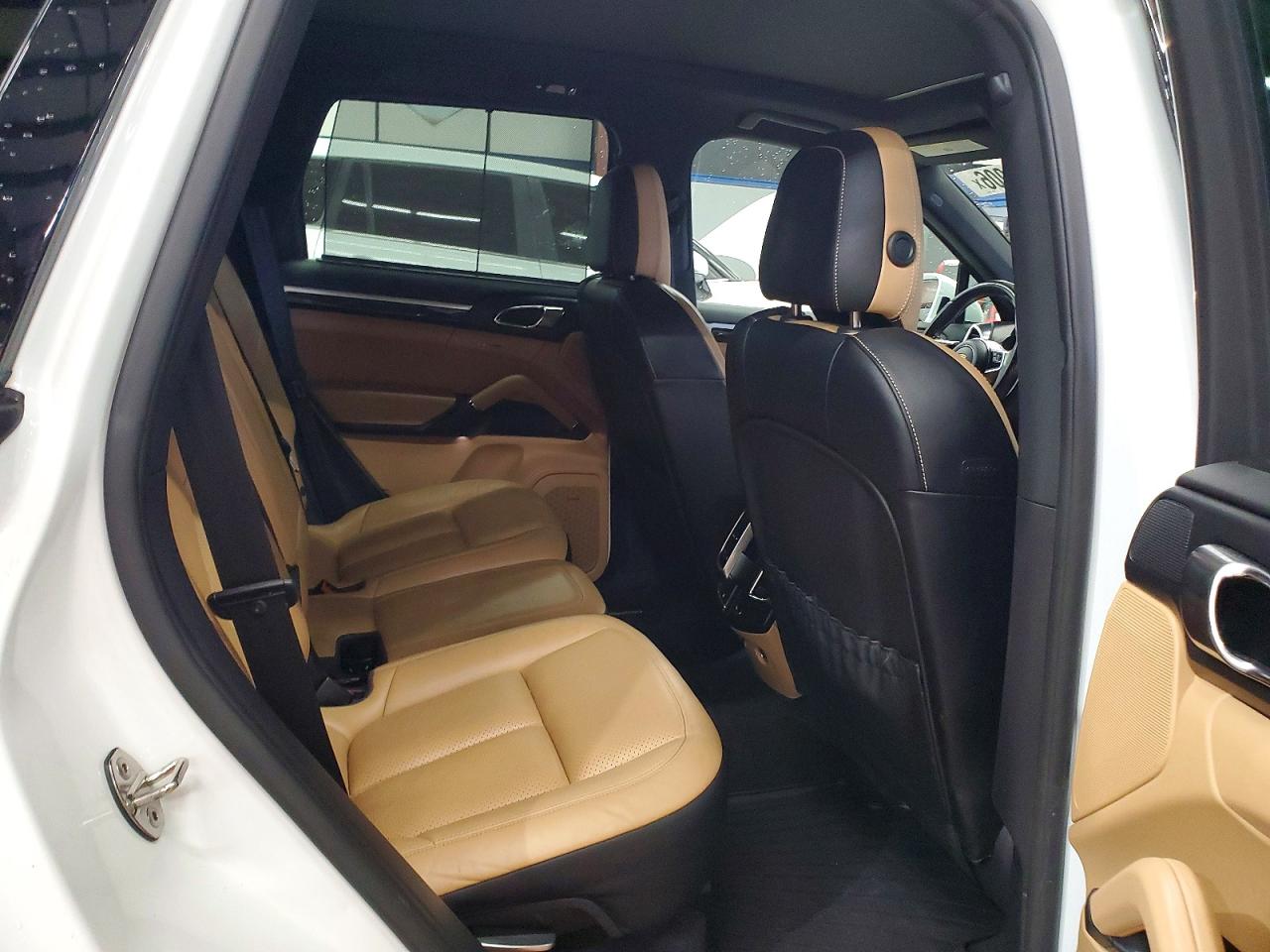 2015 Porsche Cayenne S White vin: WP1AB2A22FLA57445