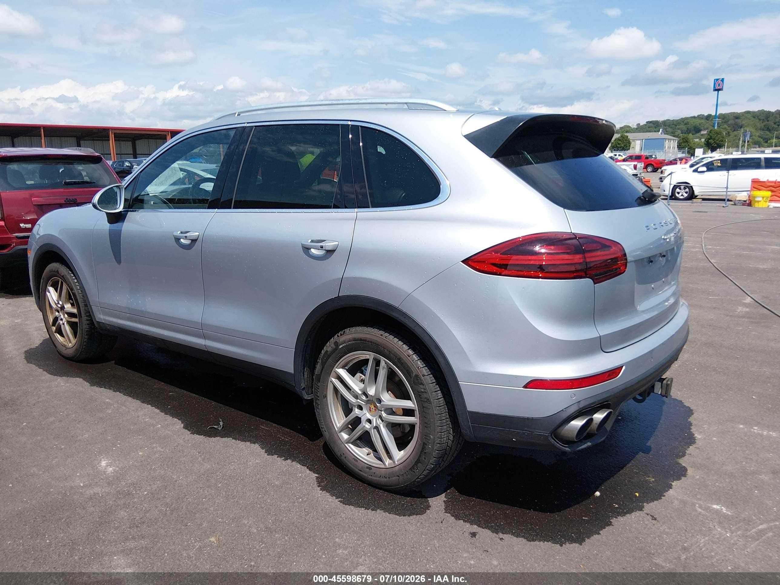 2015 Porsche Cayenne S Silver vin: WP1AB2A22FLA59874