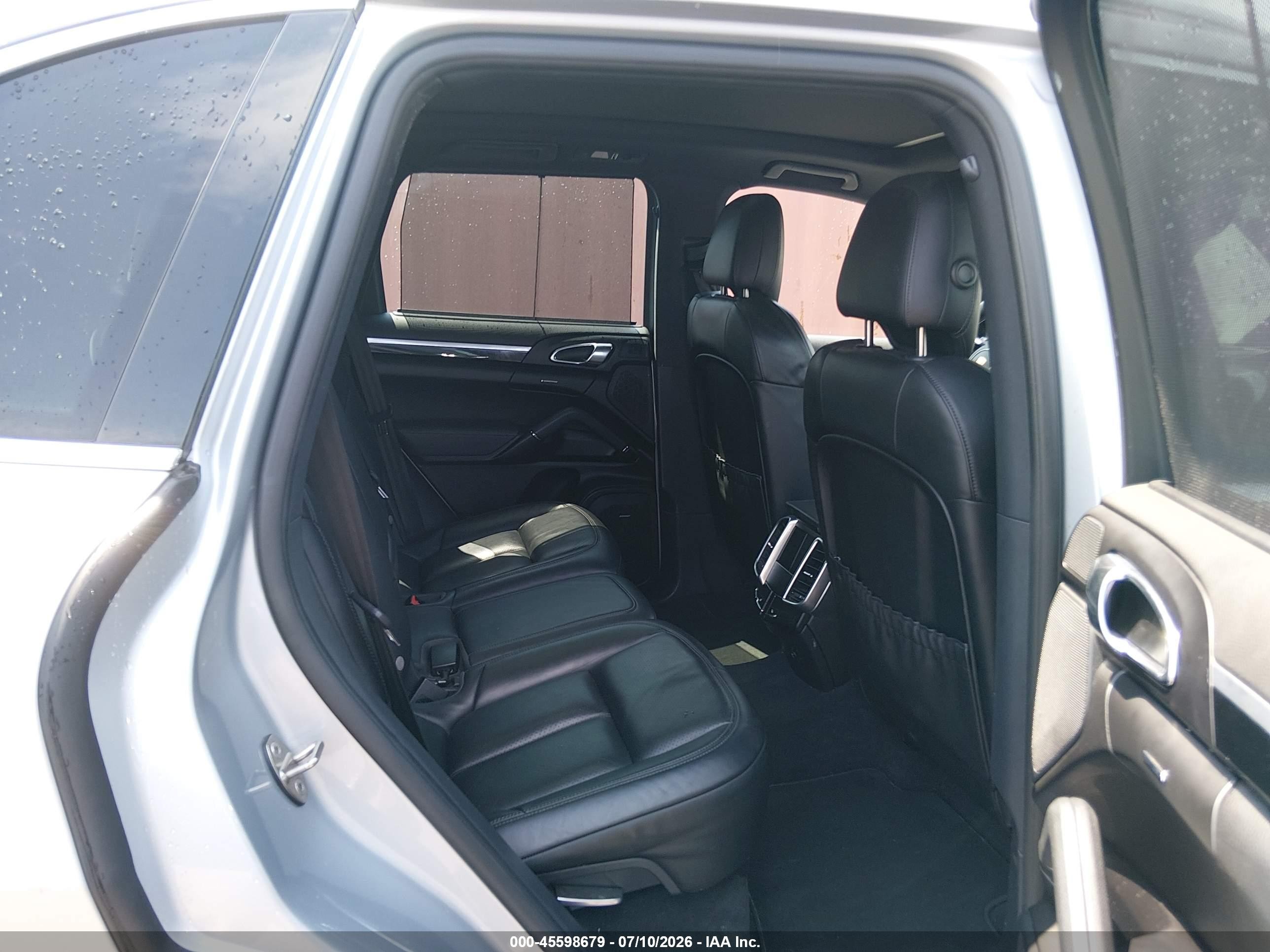 2015 Porsche Cayenne S Silver vin: WP1AB2A22FLA59874