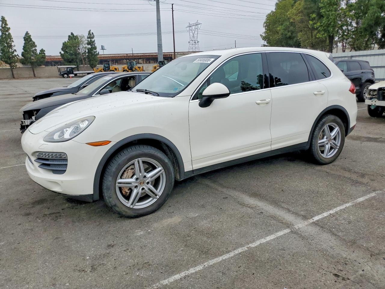 2012 Porsche Cayenne S White vin: WP1AB2A23CLA44277