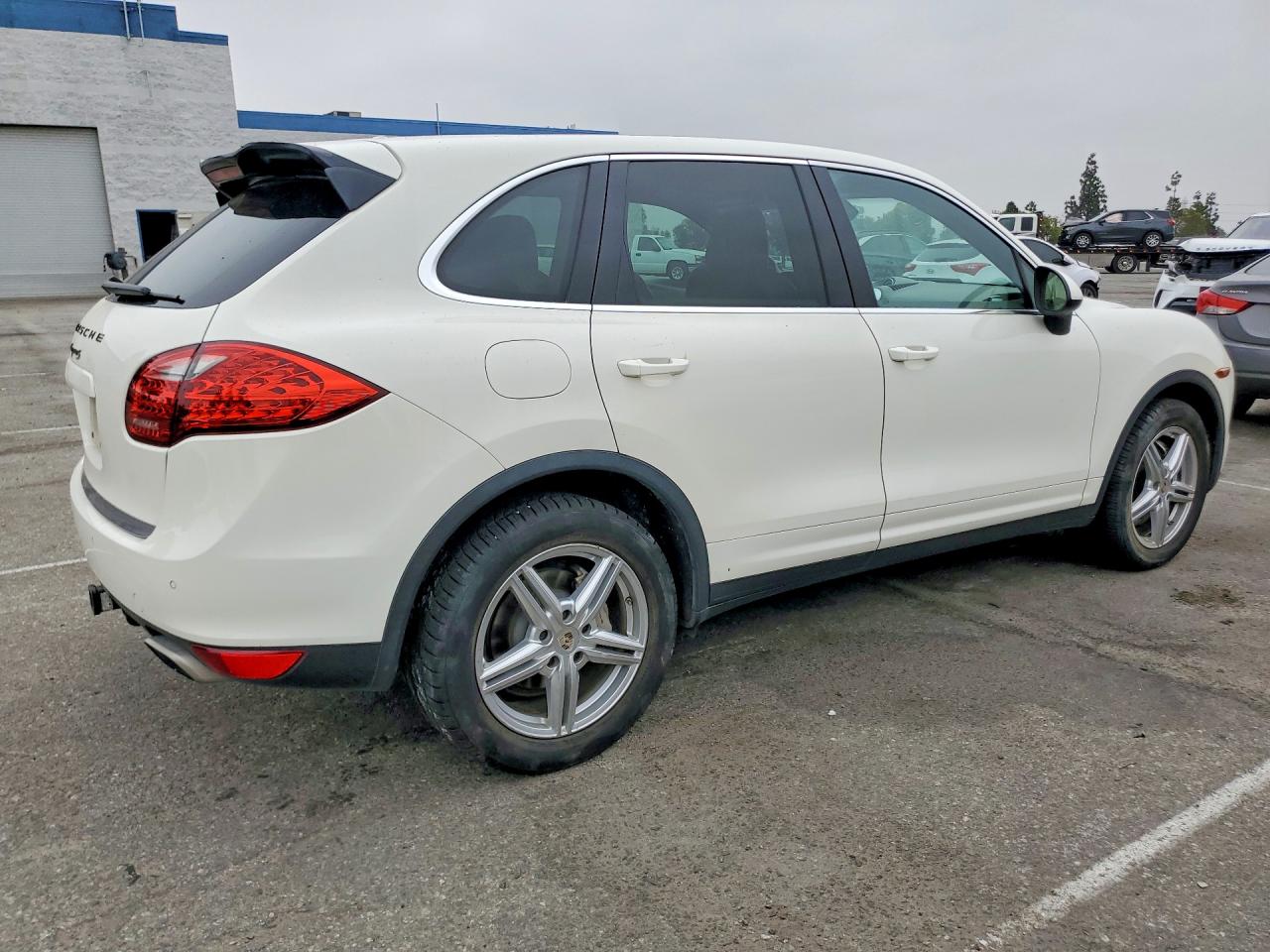 2012 Porsche Cayenne S White vin: WP1AB2A23CLA44277