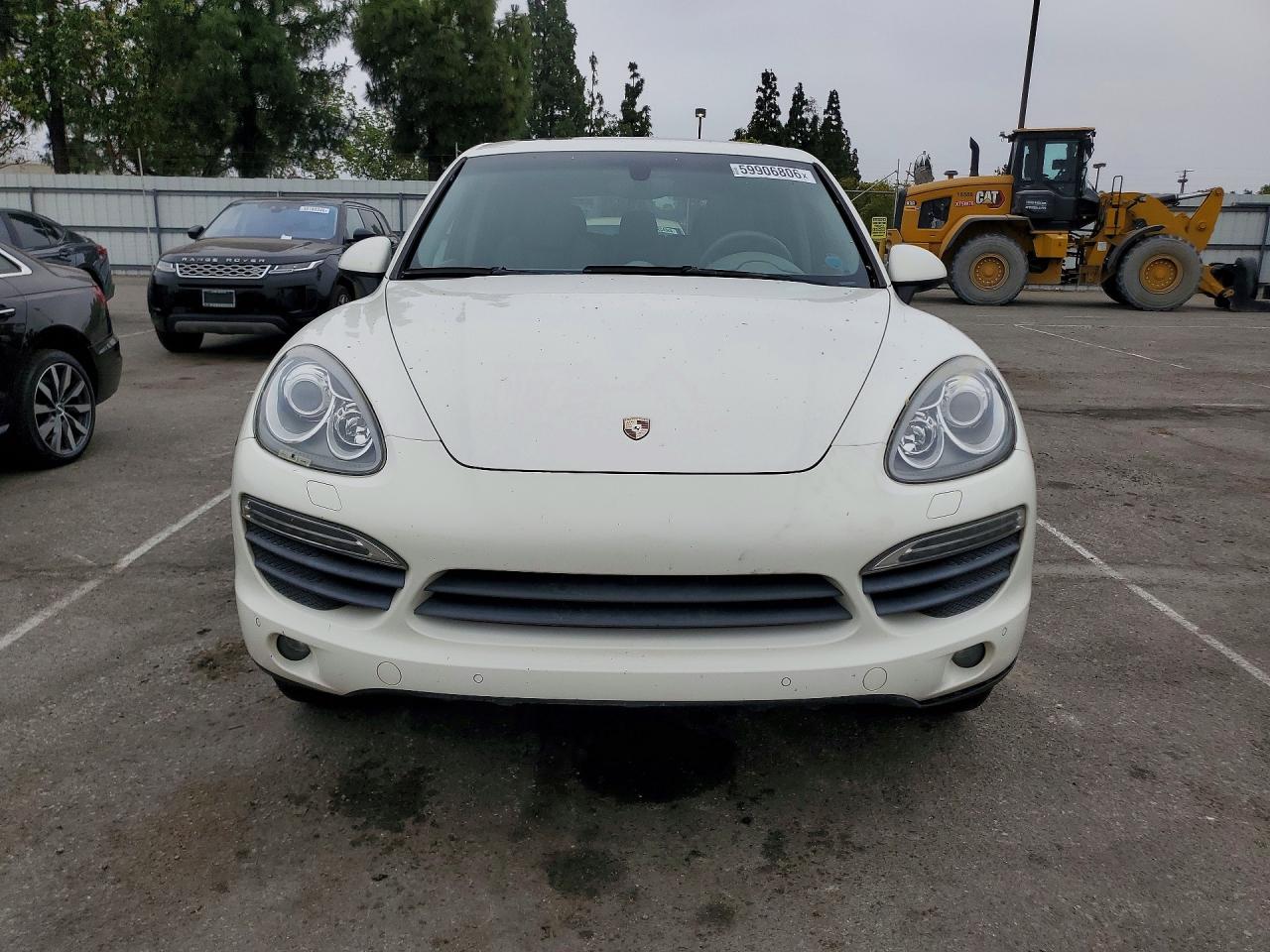 2012 Porsche Cayenne S White vin: WP1AB2A23CLA44277