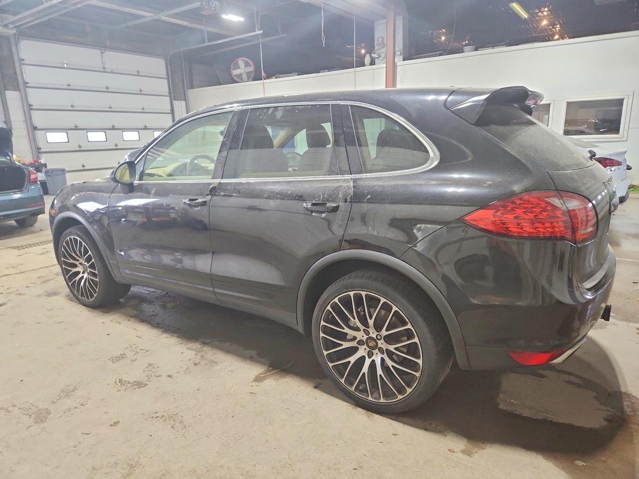 2012 Porsche Cayenne S Черный vin: WP1AB2A24CLA40173