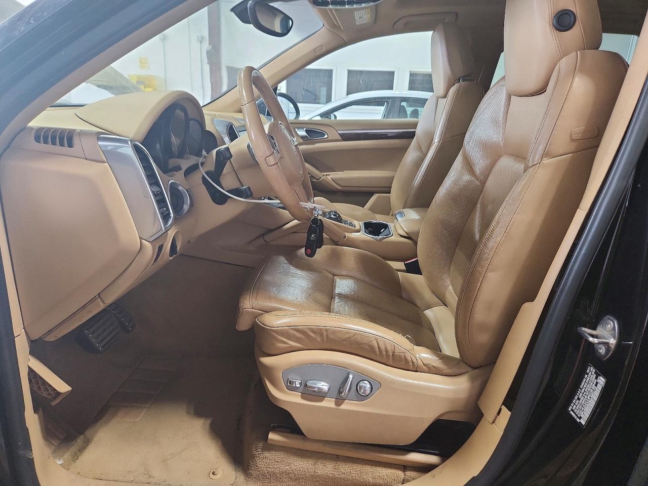 2012 Porsche Cayenne S Черный vin: WP1AB2A24CLA40173