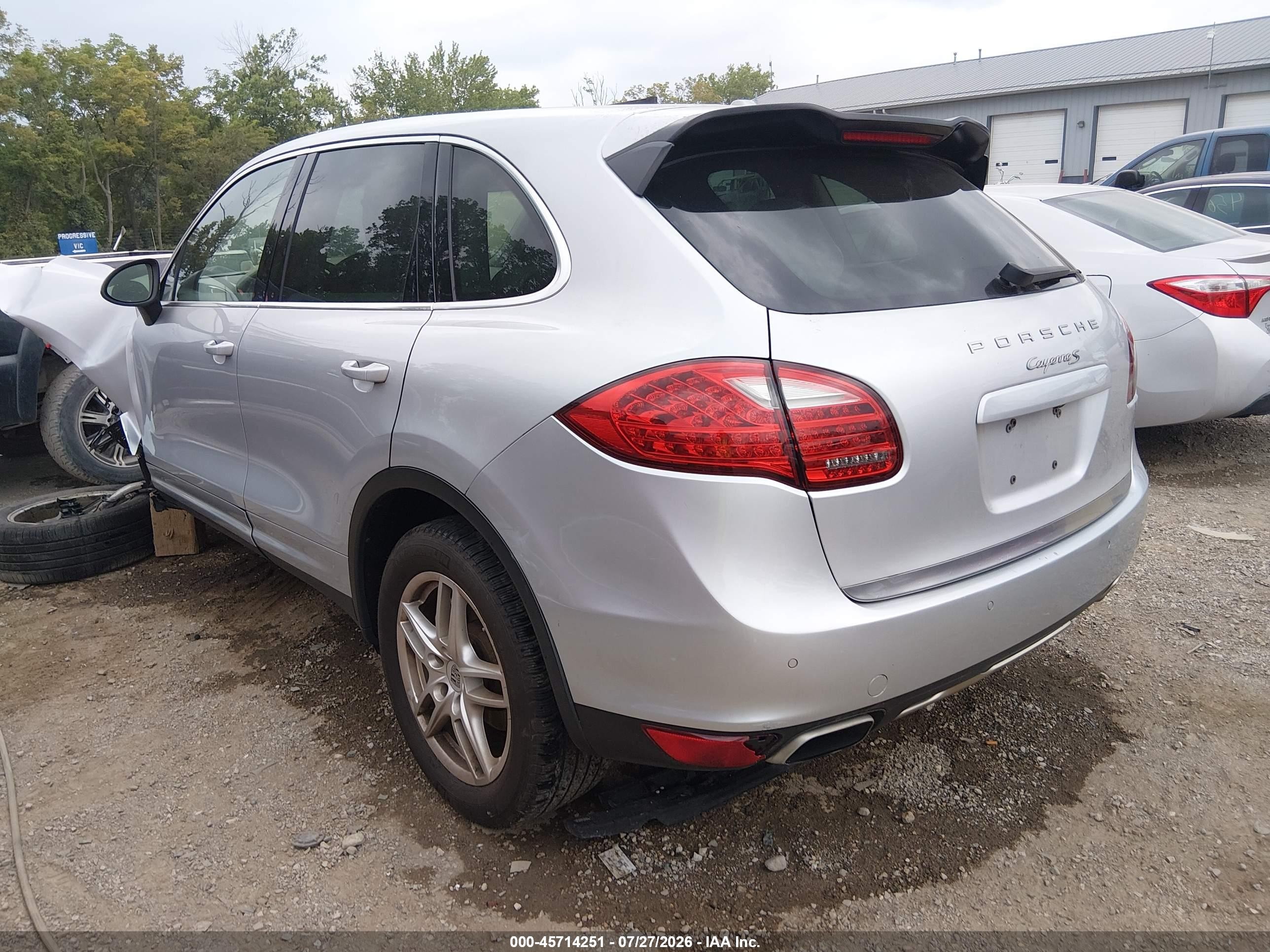 2012 Porsche Cayenne S Silver vin: WP1AB2A24CLA44420