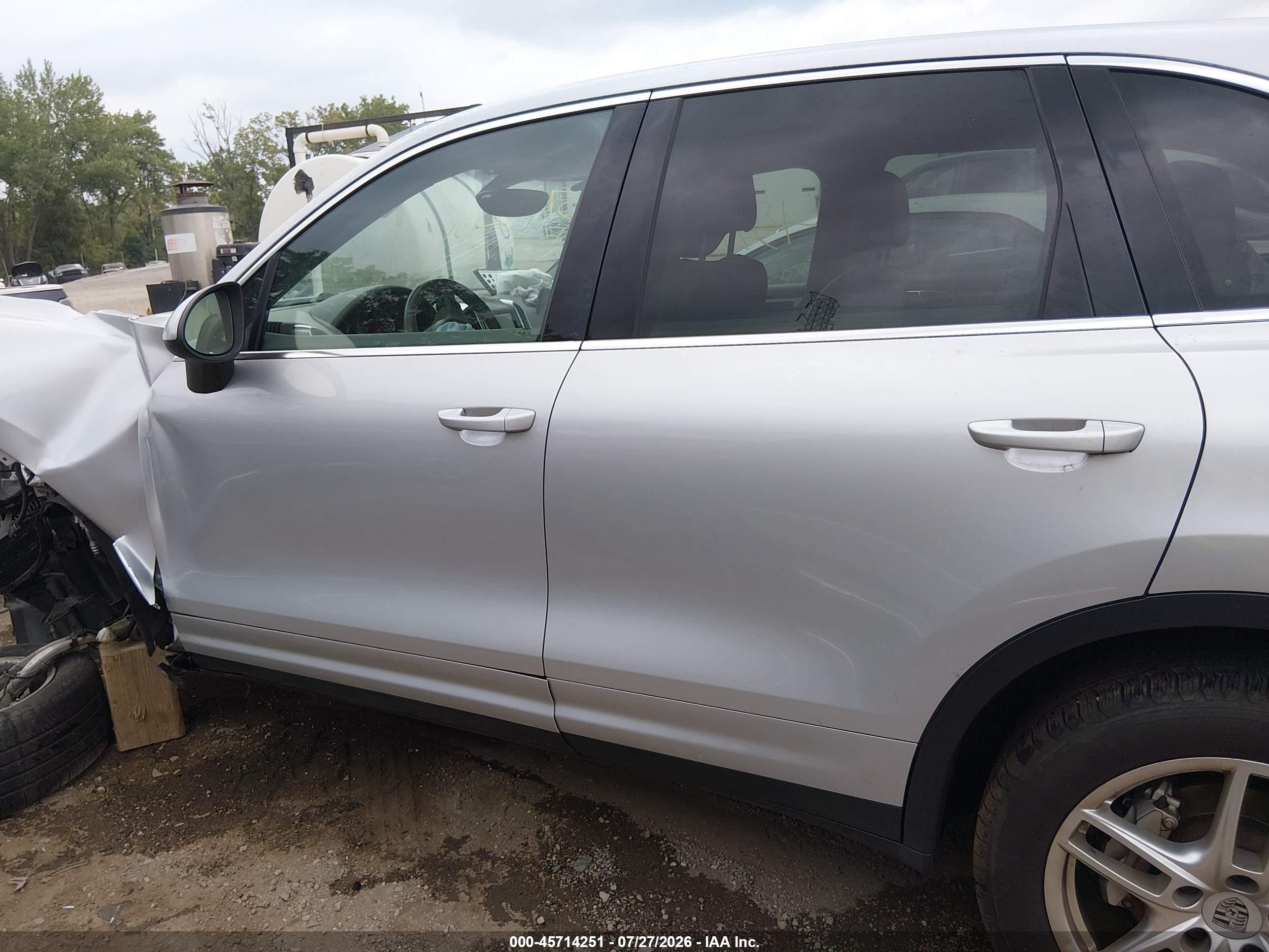 2012 Porsche Cayenne S Silver vin: WP1AB2A24CLA44420