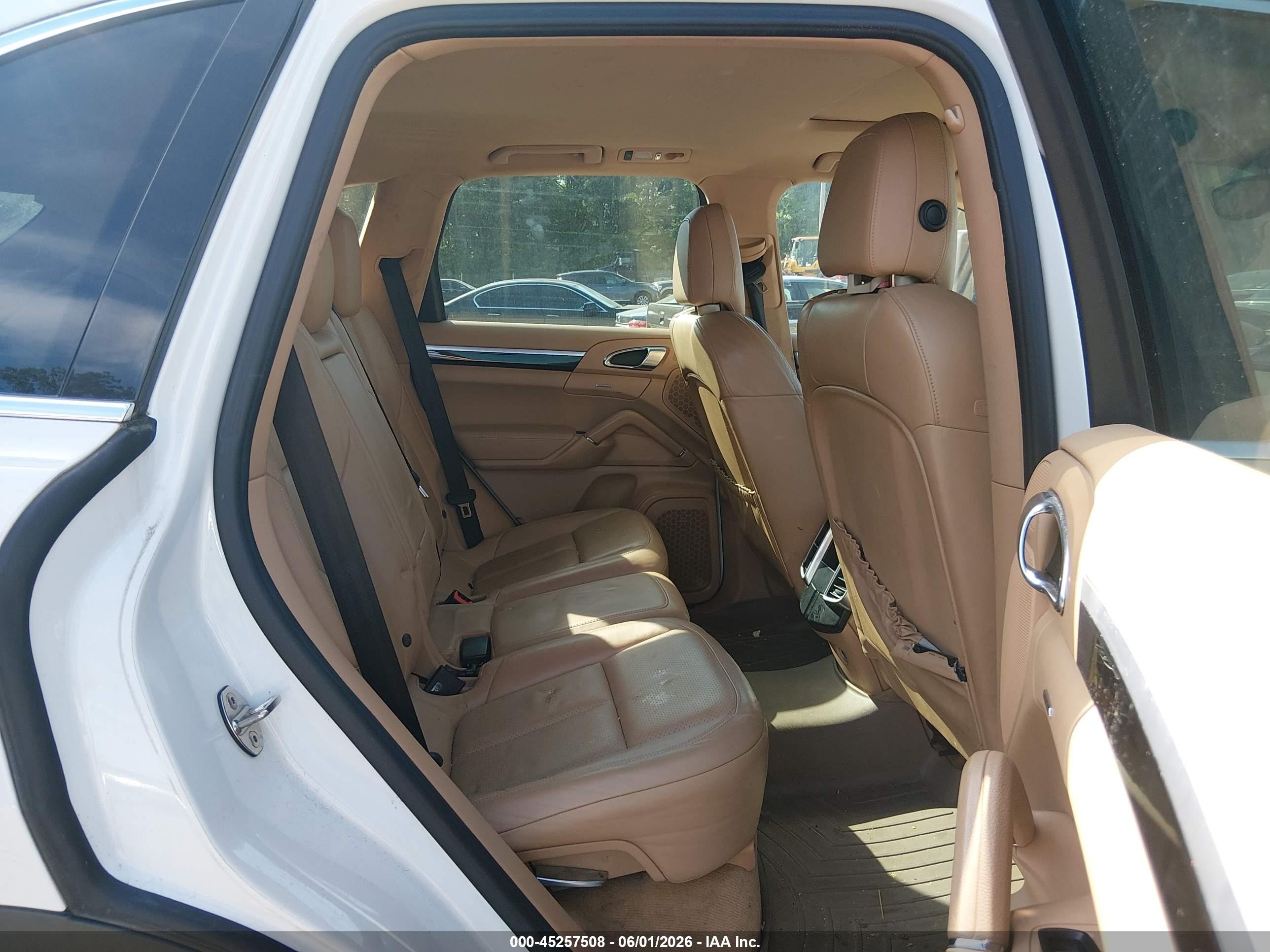 2014 Porsche Cayenne S White vin: WP1AB2A24ELA58630
