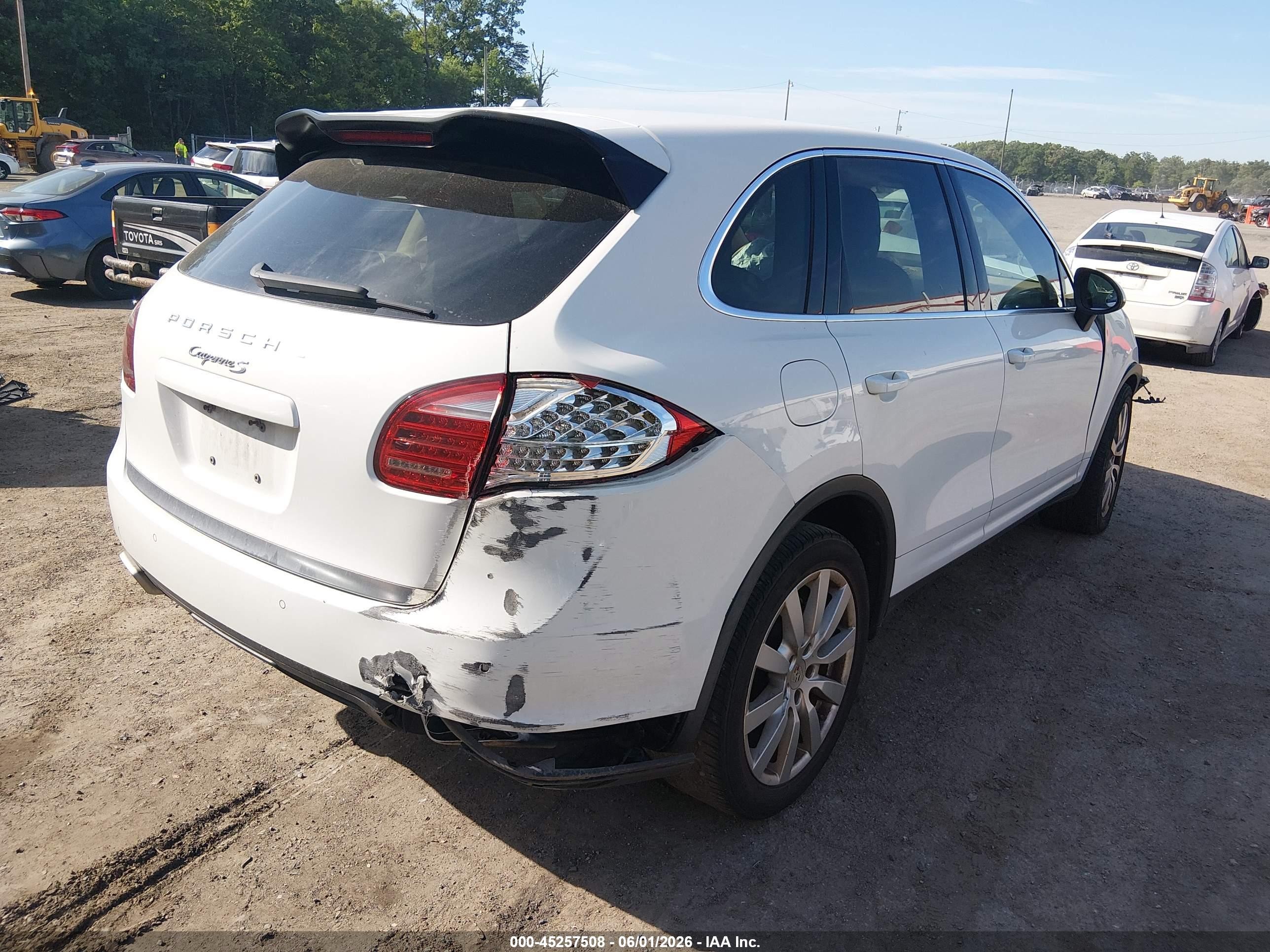 2014 Porsche Cayenne S White vin: WP1AB2A24ELA58630