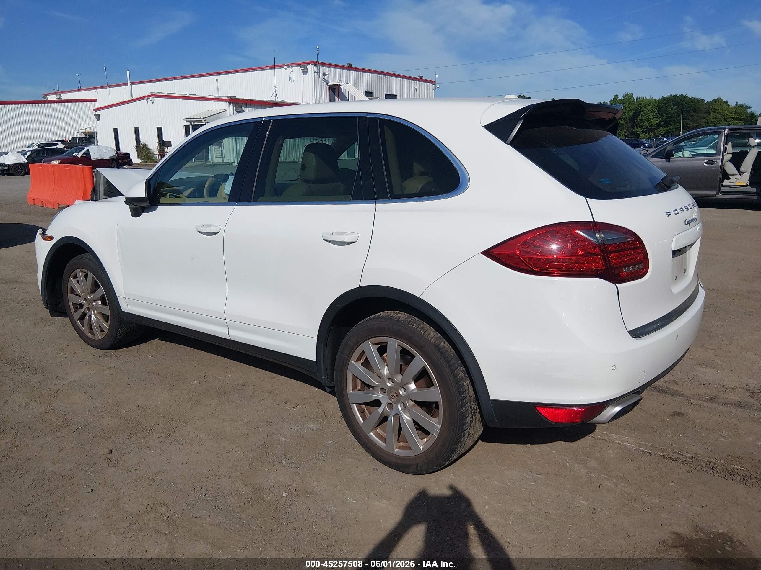 2014 Porsche Cayenne S White vin: WP1AB2A24ELA58630