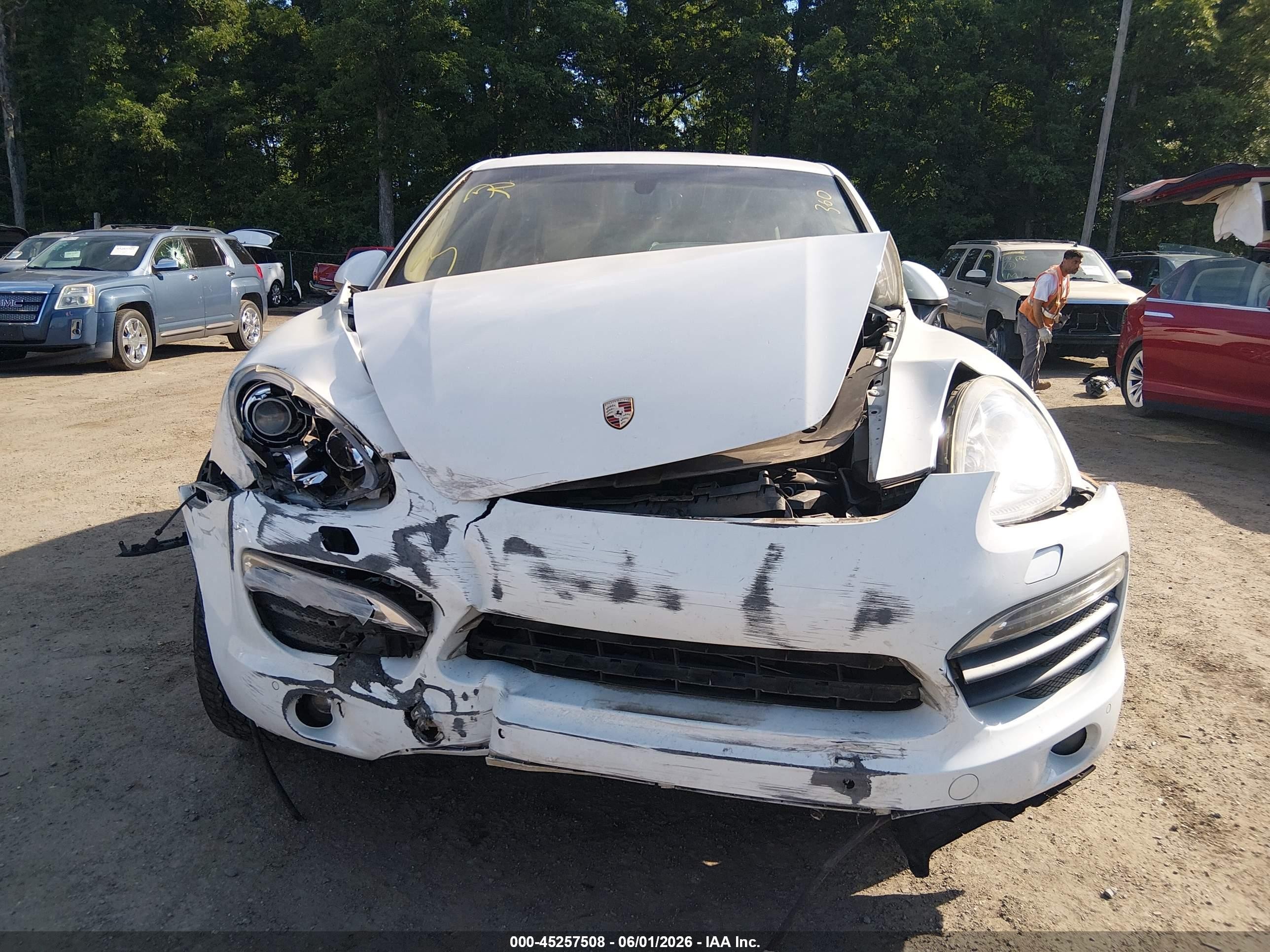 2014 Porsche Cayenne S White vin: WP1AB2A24ELA58630