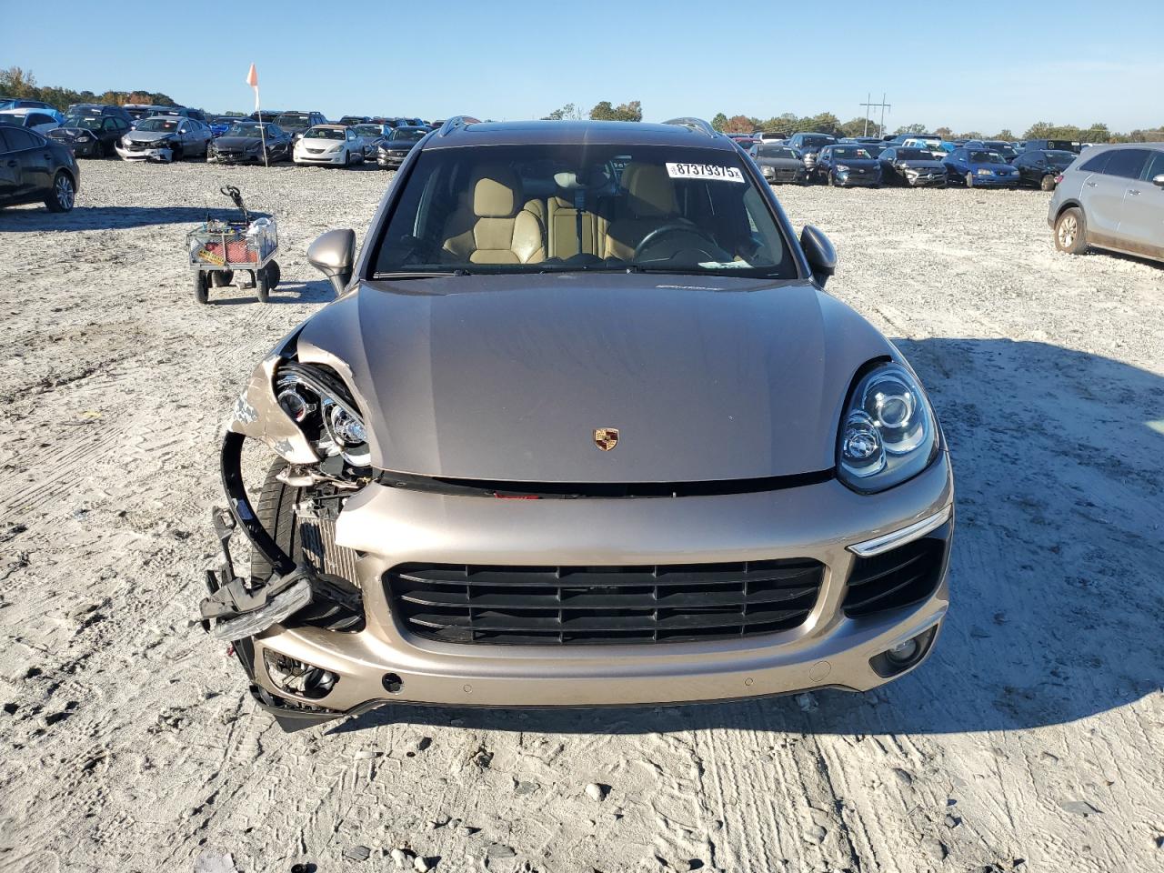 2017 Porsche Cayenne S Gold vin: WP1AB2A24HLA50189