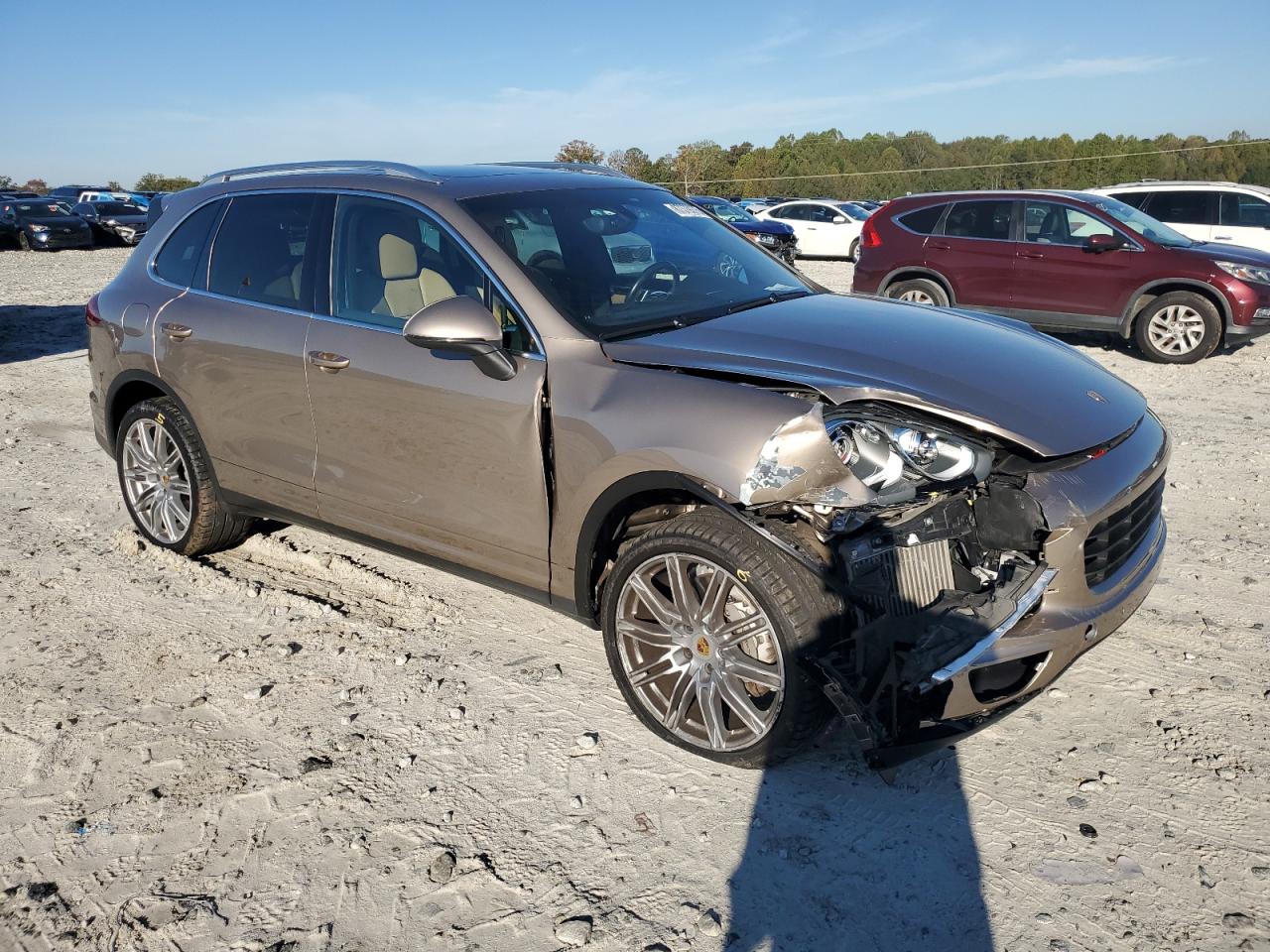 2017 Porsche Cayenne S Gold vin: WP1AB2A24HLA50189