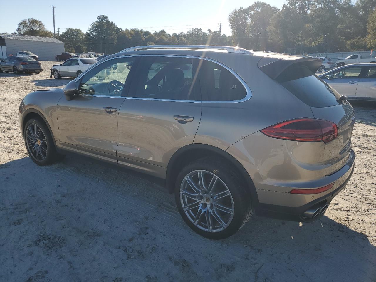 2017 Porsche Cayenne S Gold vin: WP1AB2A24HLA50189