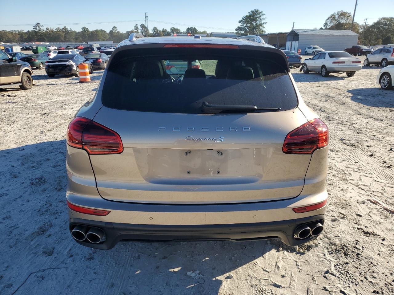 2017 Porsche Cayenne S Gold vin: WP1AB2A24HLA50189