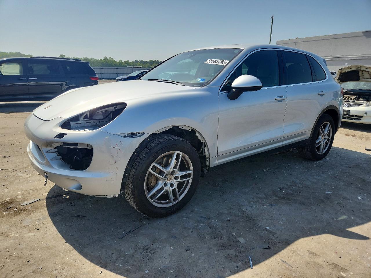 2011 Porsche Cayenne S Silver vin: WP1AB2A25BLA41802