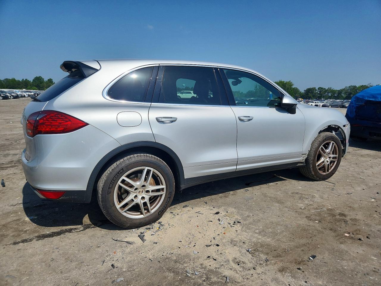 2011 Porsche Cayenne S Silver vin: WP1AB2A25BLA41802