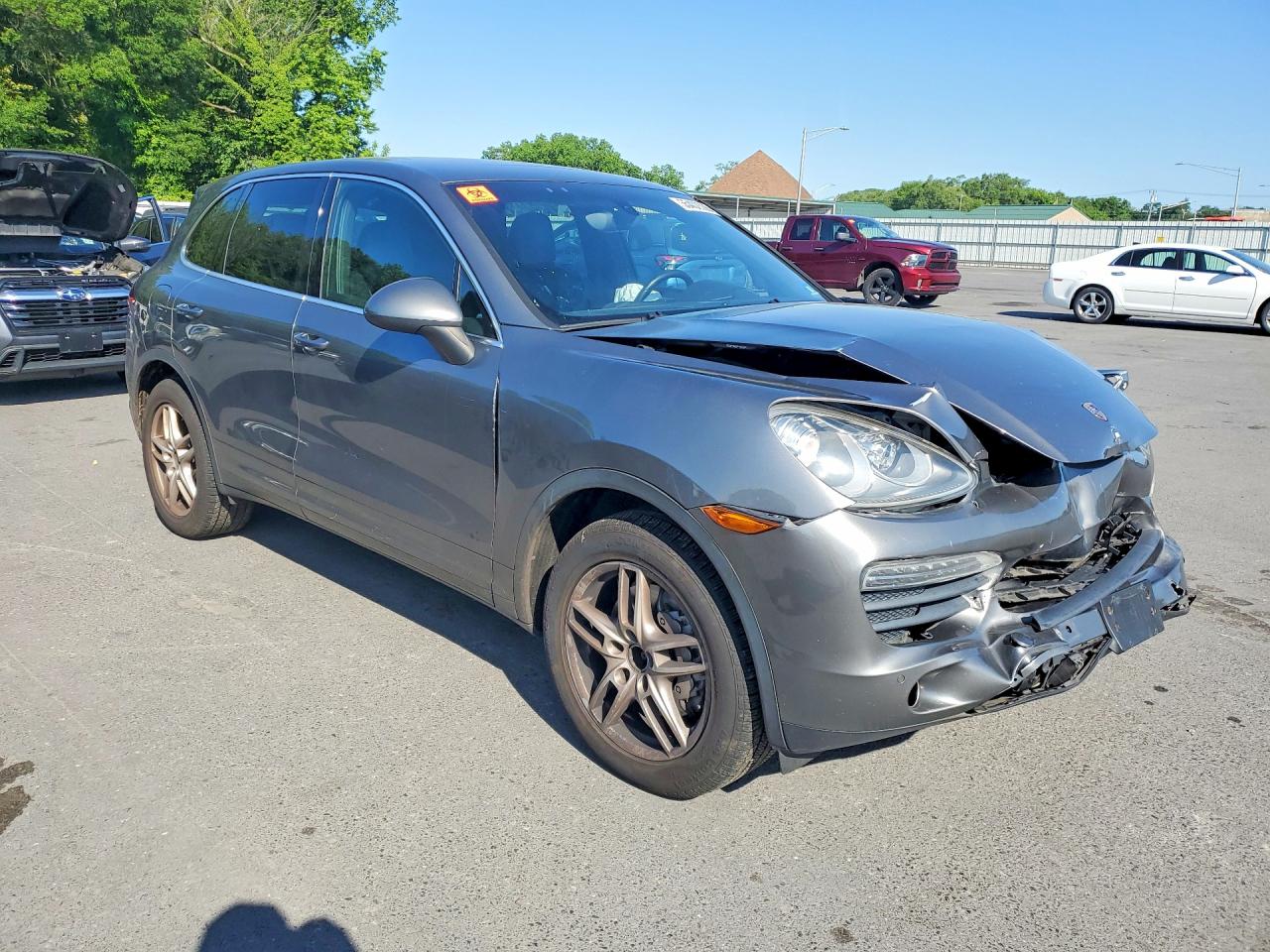 2011 Porsche Cayenne S Brown vin: WP1AB2A25BLA51066