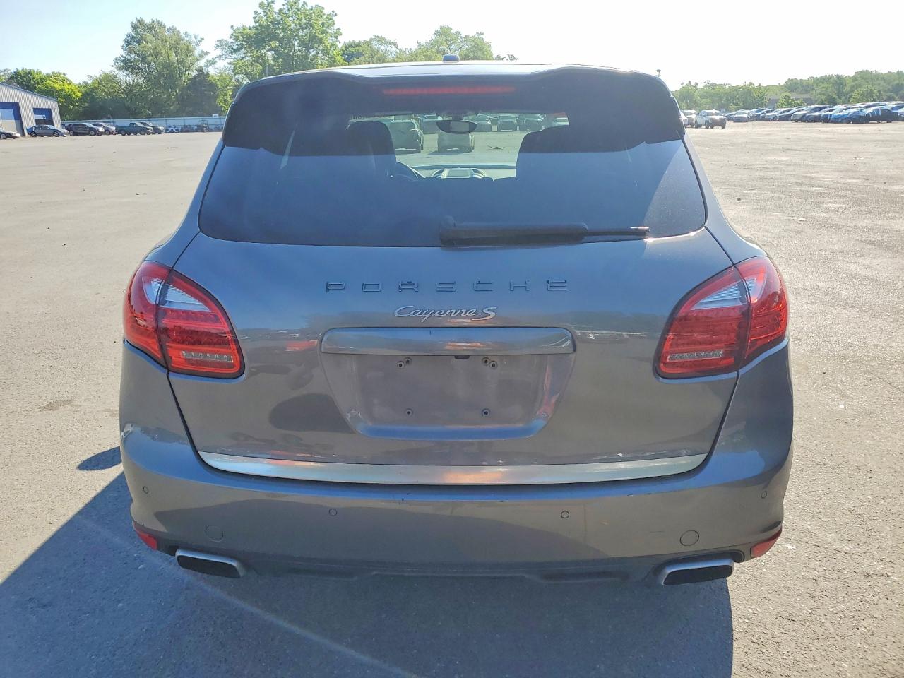2011 Porsche Cayenne S Brown vin: WP1AB2A25BLA51066