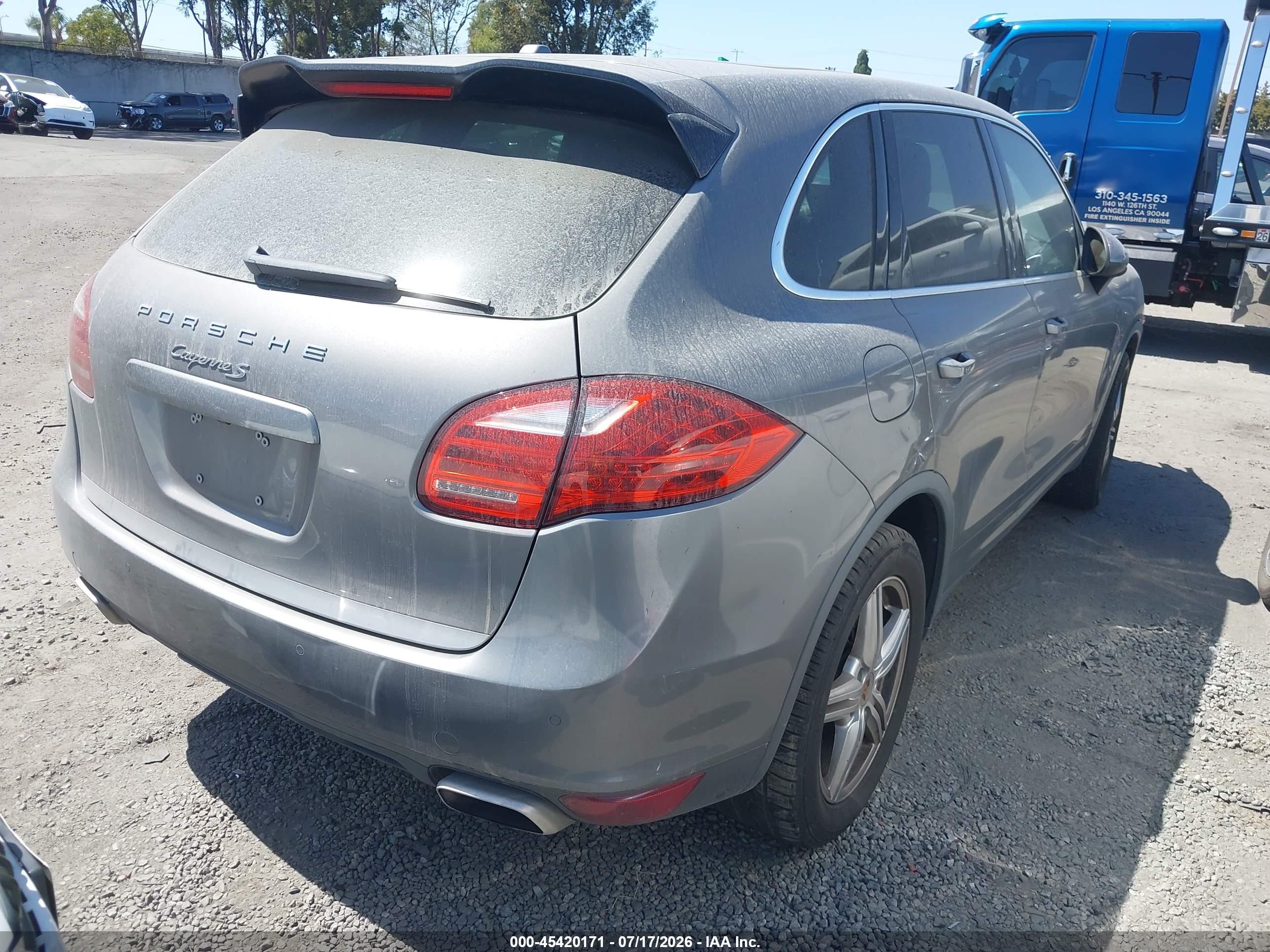2014 Porsche Cayenne S Gray vin: WP1AB2A25ELA55042