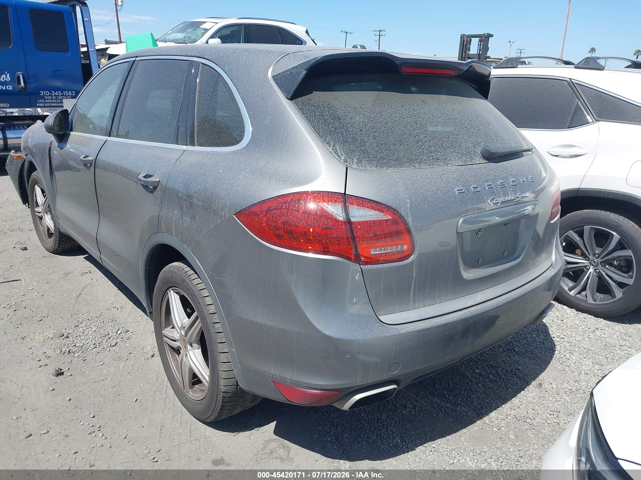 2014 Porsche Cayenne S Gray vin: WP1AB2A25ELA55042