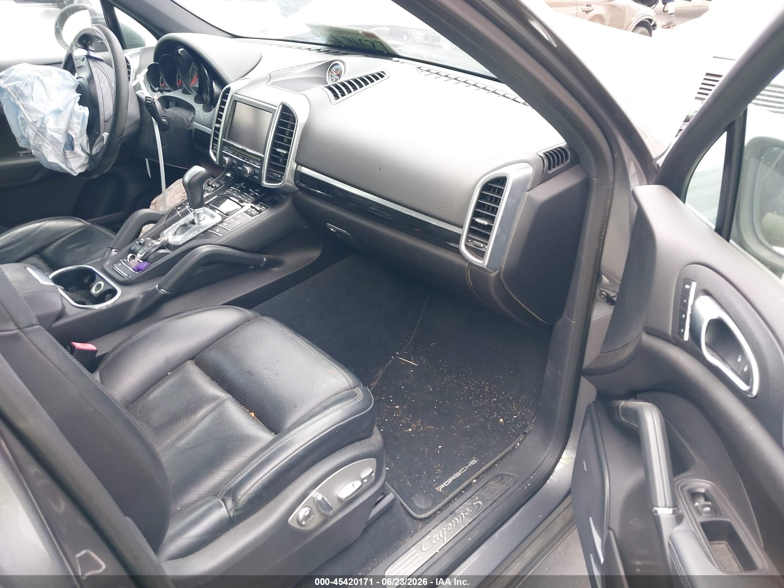 2014 Porsche Cayenne S Gray vin: WP1AB2A25ELA55042