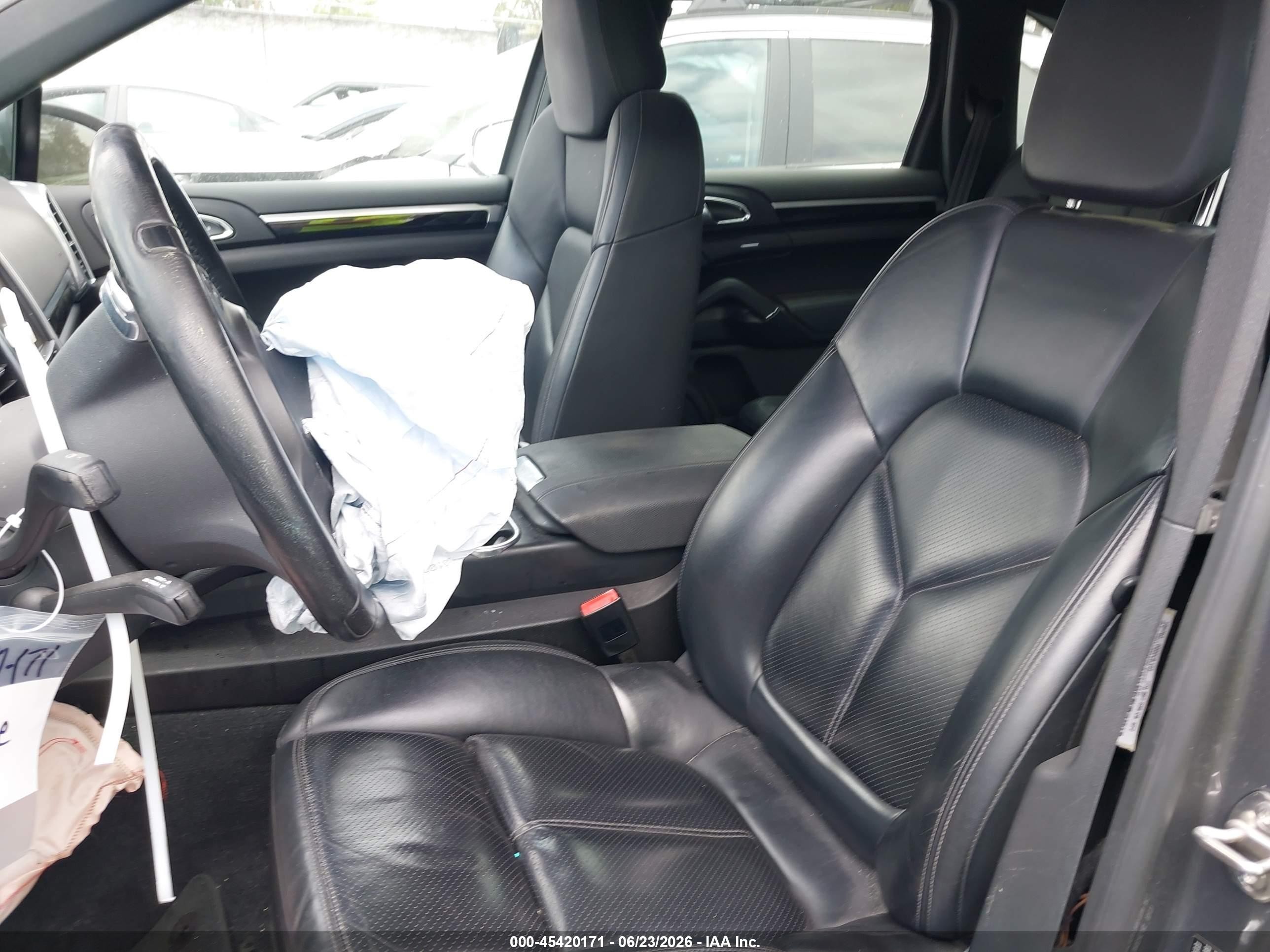 2014 Porsche Cayenne S Gray vin: WP1AB2A25ELA55042