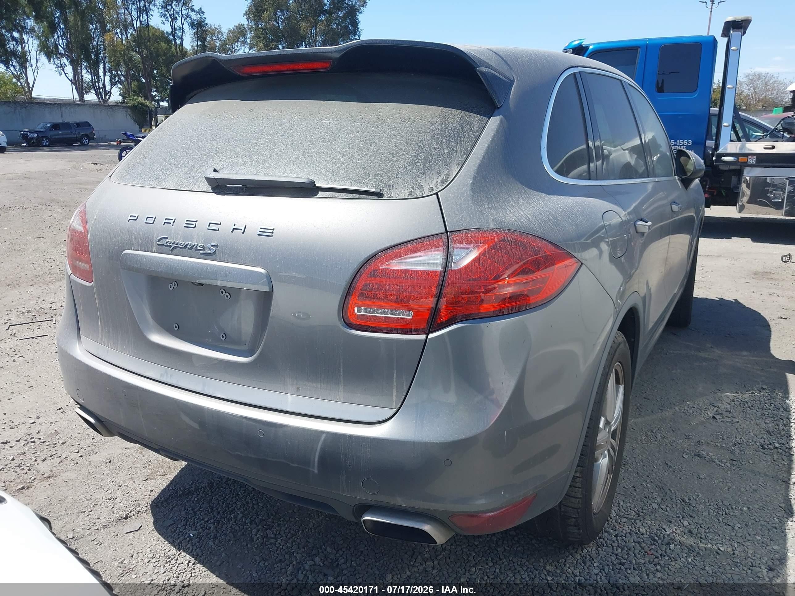 2014 Porsche Cayenne S Gray vin: WP1AB2A25ELA55042