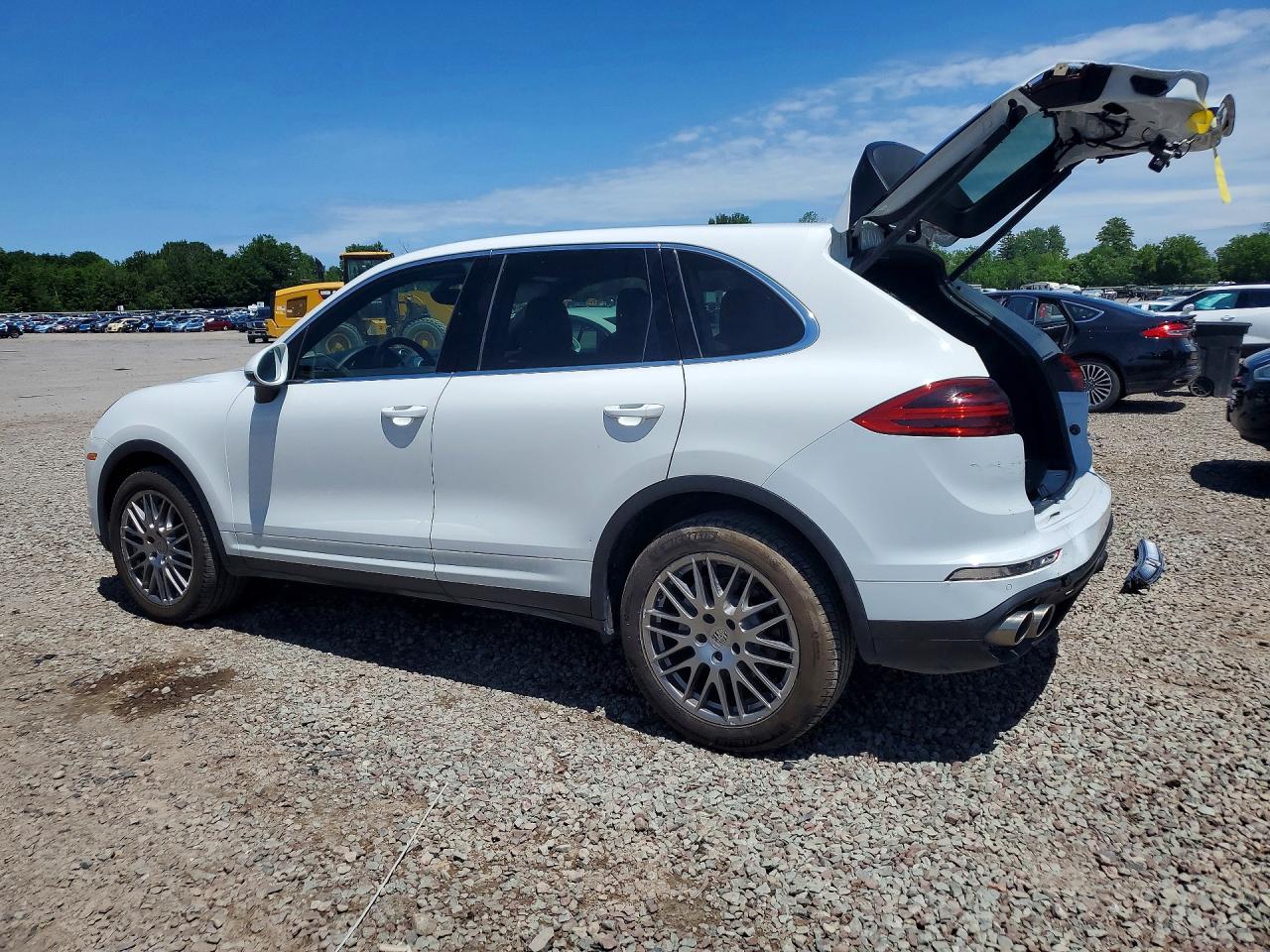 2016 Porsche Cayenne S White vin: WP1AB2A25GLA95480