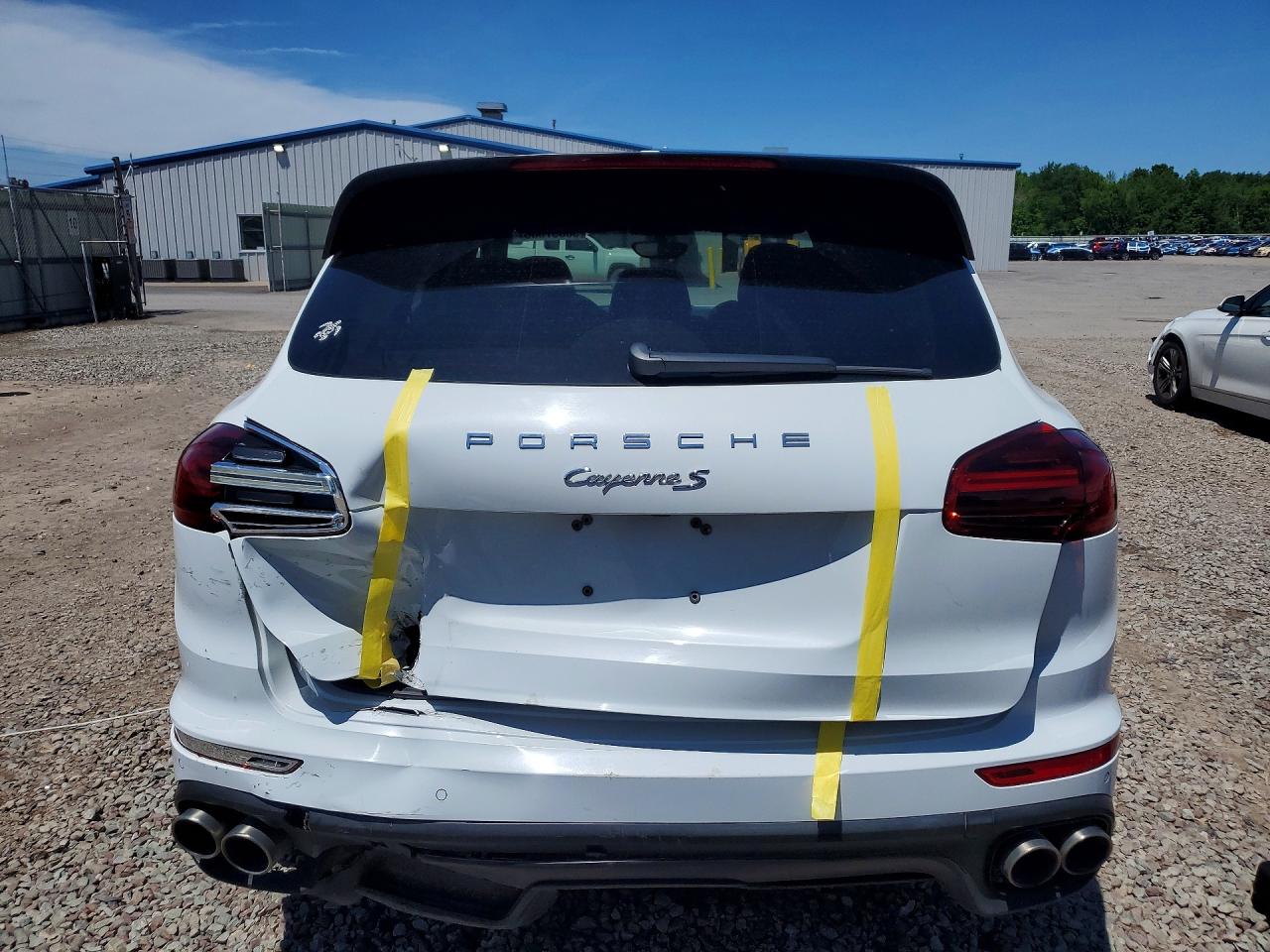 2016 Porsche Cayenne S White vin: WP1AB2A25GLA95480