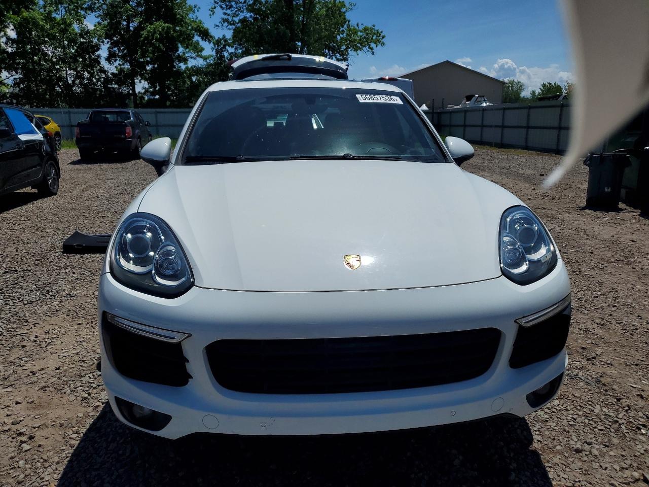 2016 Porsche Cayenne S White vin: WP1AB2A25GLA95480