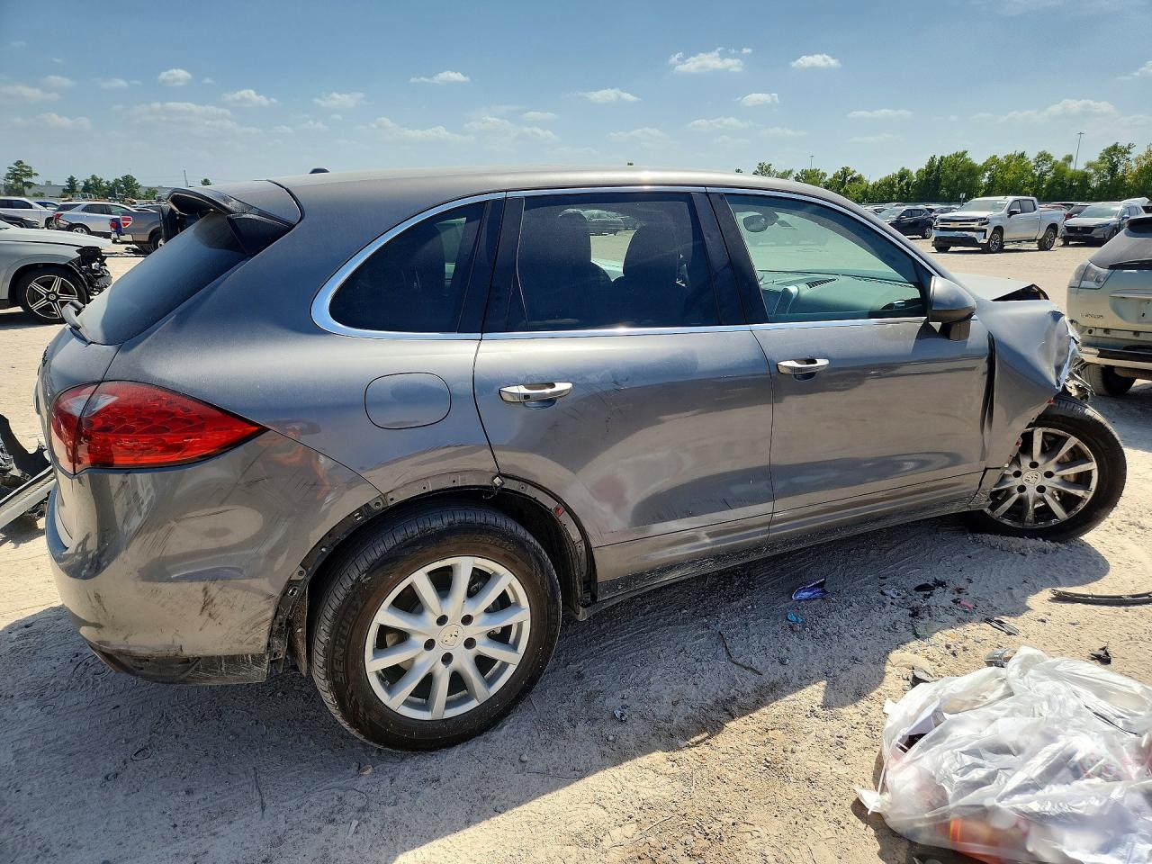 2011 Porsche Cayenne S Silver vin: WP1AB2A26BLA43994