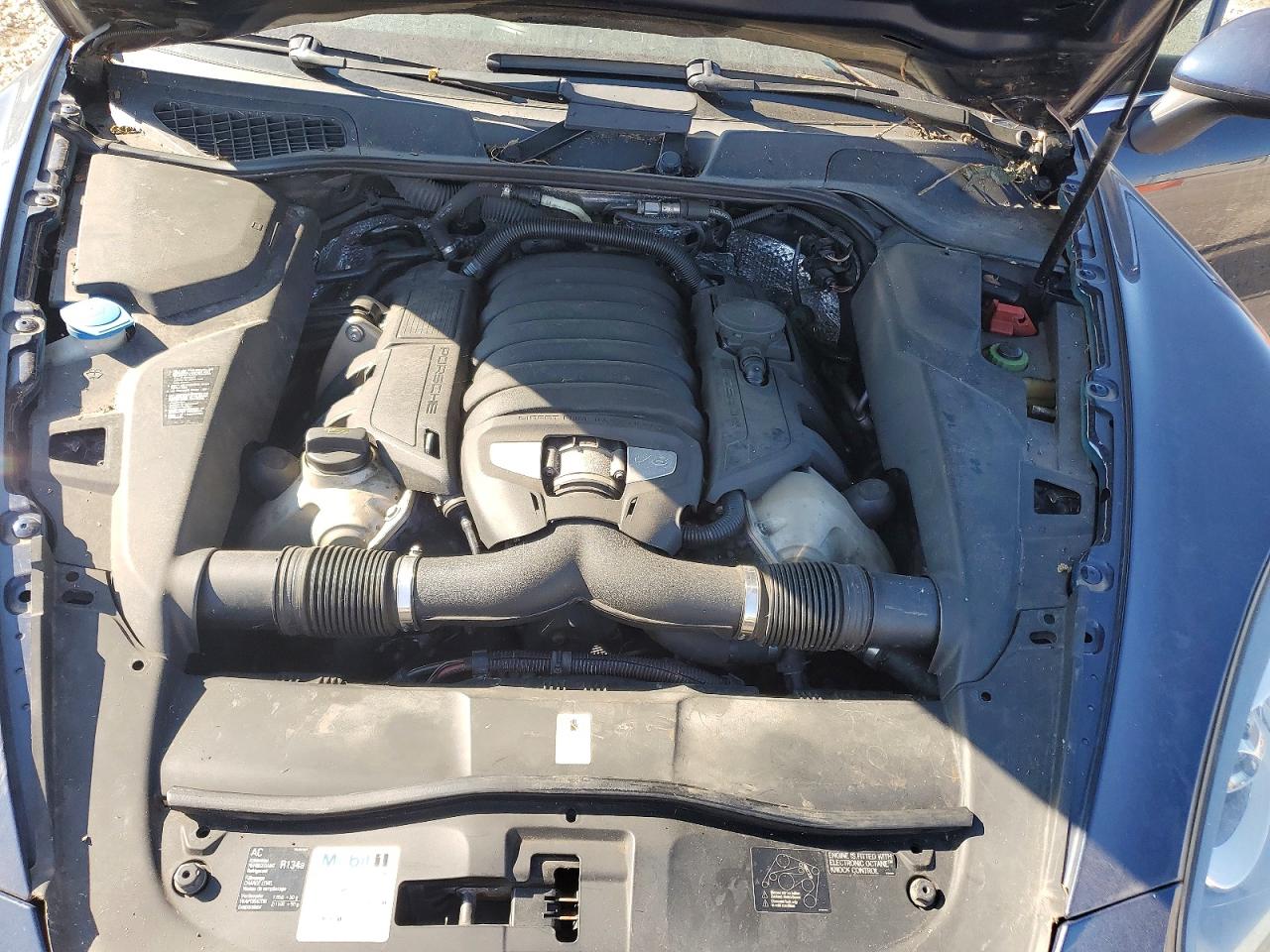2011 Porsche Cayenne S Blue vin: WP1AB2A26BLA47754