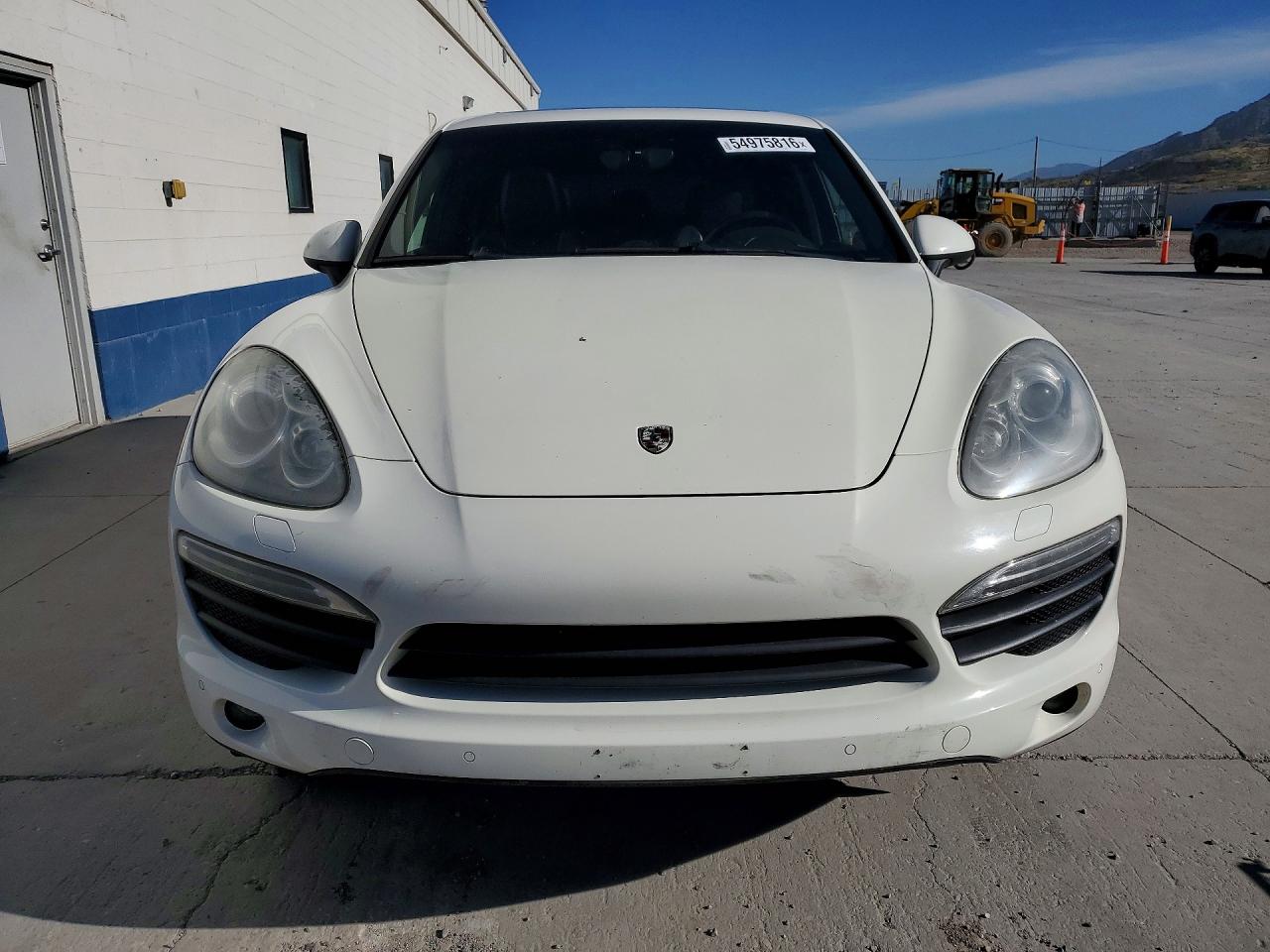 2011 Porsche Cayenne S White vin: WP1AB2A26BLA53375