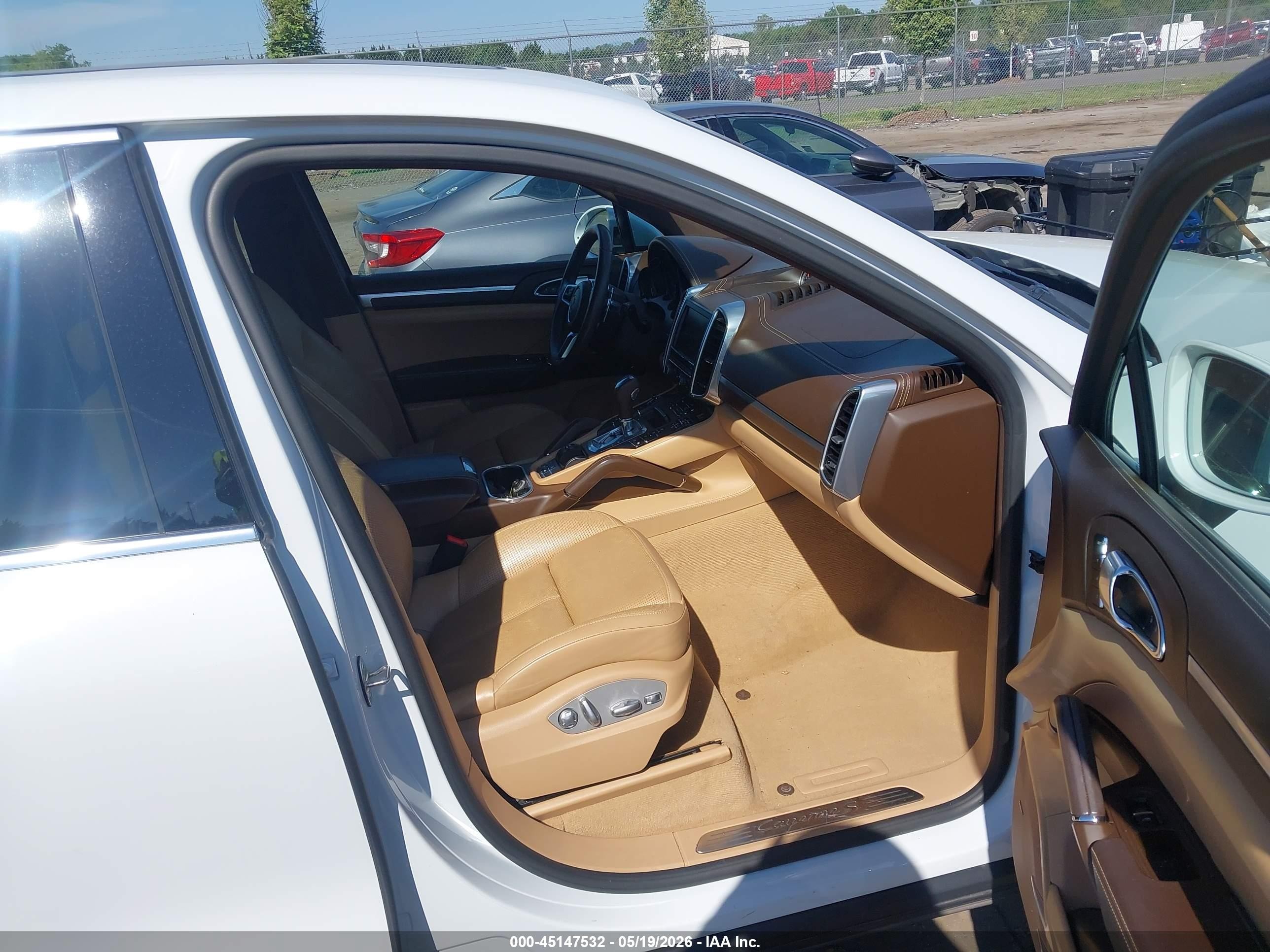 2016 Porsche Cayenne S White vin: WP1AB2A26GLA92765